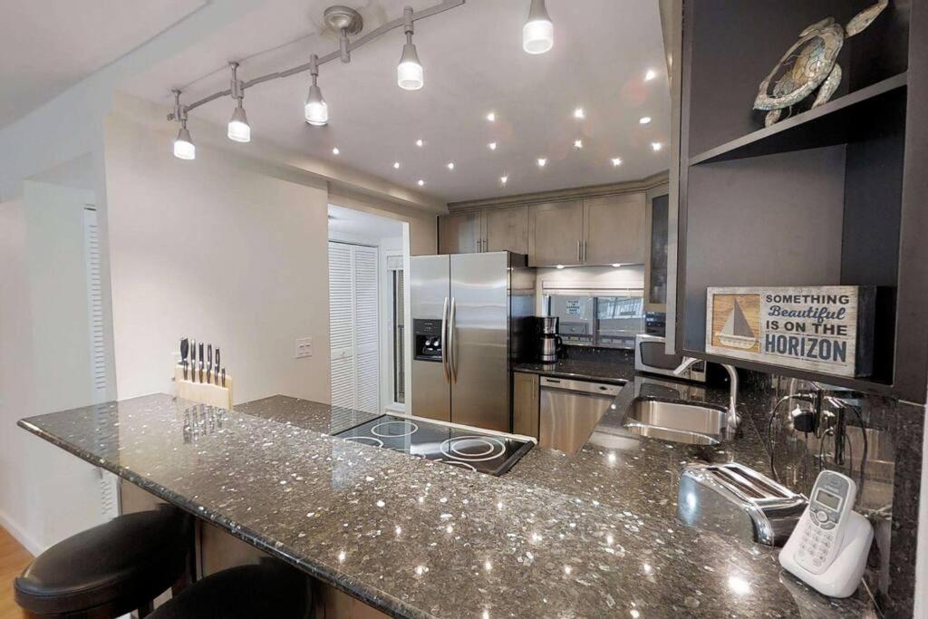 E62 - Amazing Siesta Key Condo on the Water! - Property Image 1