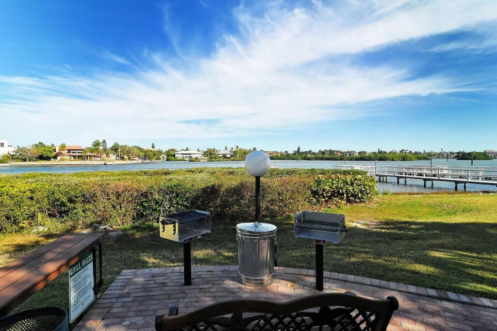 E62 - Amazing Siesta Key Condo on the Water! - Property Image 13