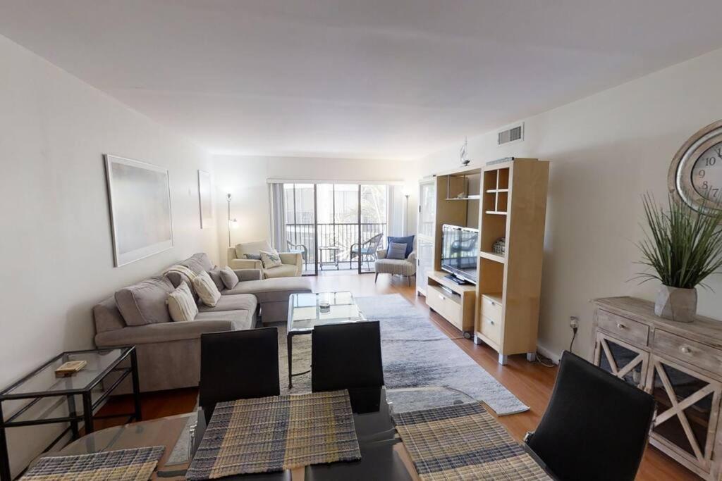 E62 - Amazing Siesta Key Condo on the Water! - Property Image 11