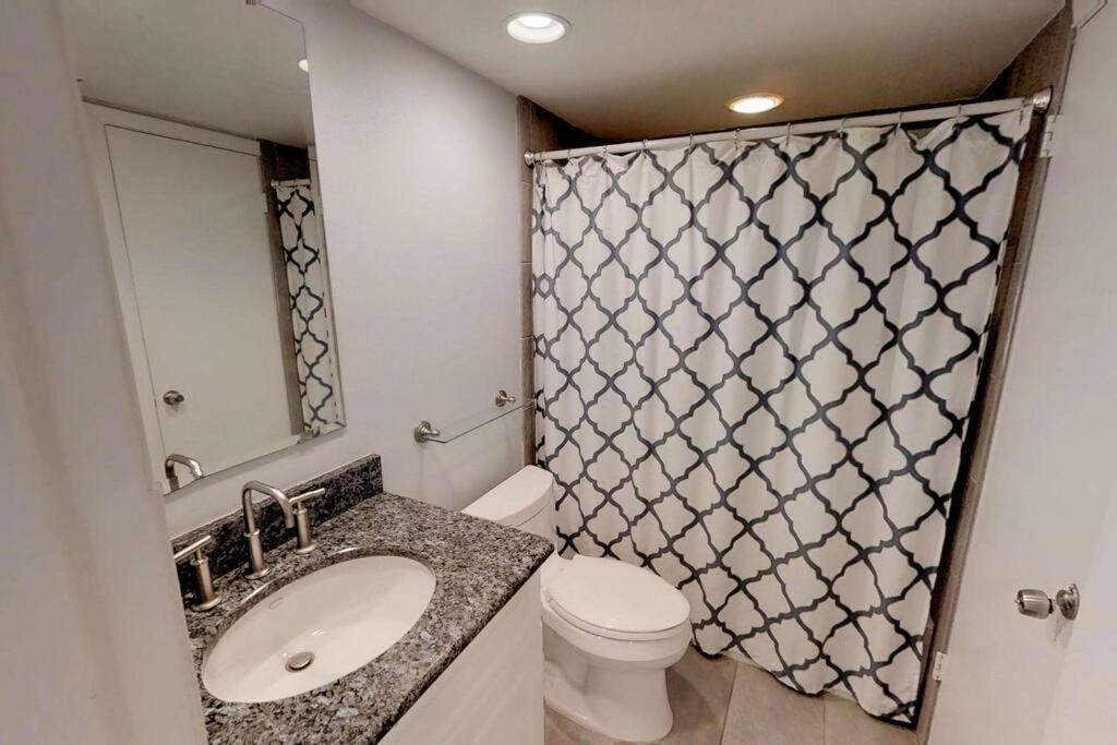 E62 - Amazing Siesta Key Condo on the Water! - Property Image 4