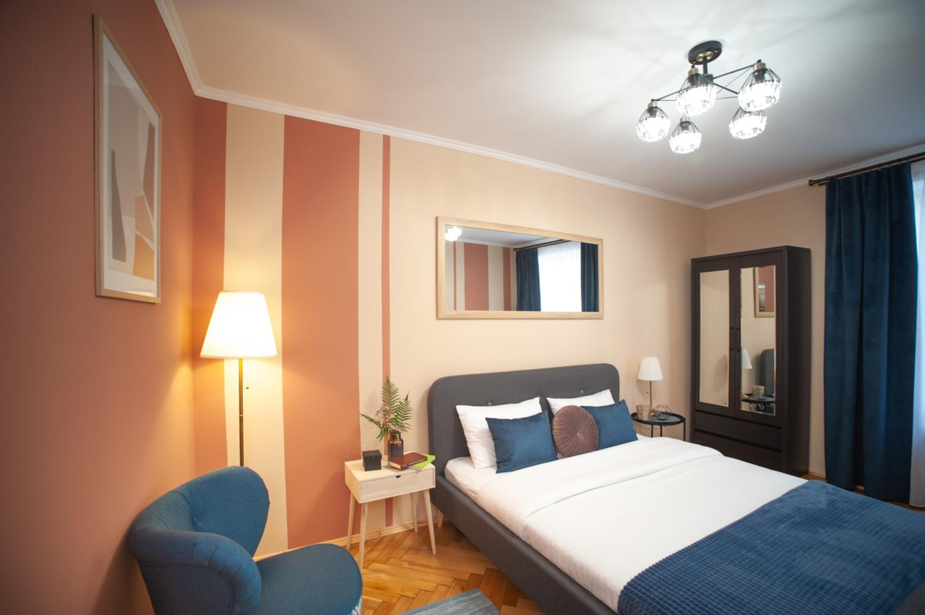 Romantic Suite, 3mins to Rynok Square view 2