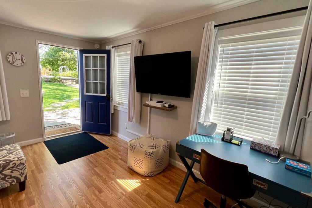 Downtown Chatham Walk to All Amenities: 4 Bedroom+ view 4