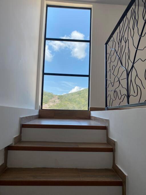 Casa campestre a 2 horas del desierto tatacoa balneario privado