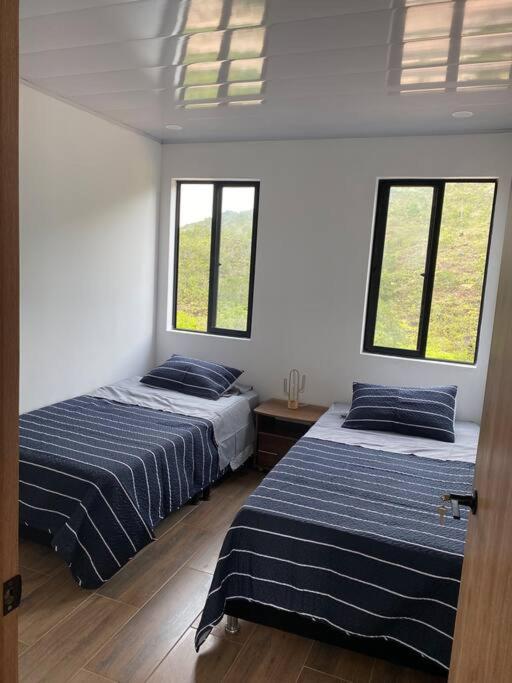 Casa campestre a 2 horas del desierto tatacoa balneario privado