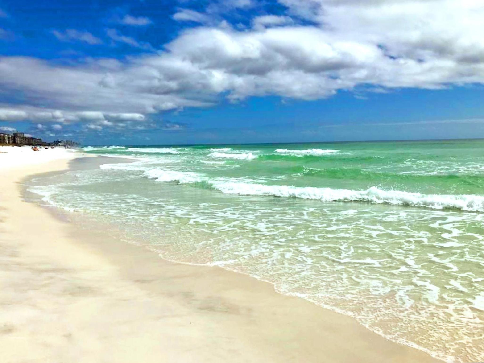 Biglows Bungalow - About a quarter mile to PRIVATE Neighborhood Beach Access, Pet Friendly, Community Pool view 3