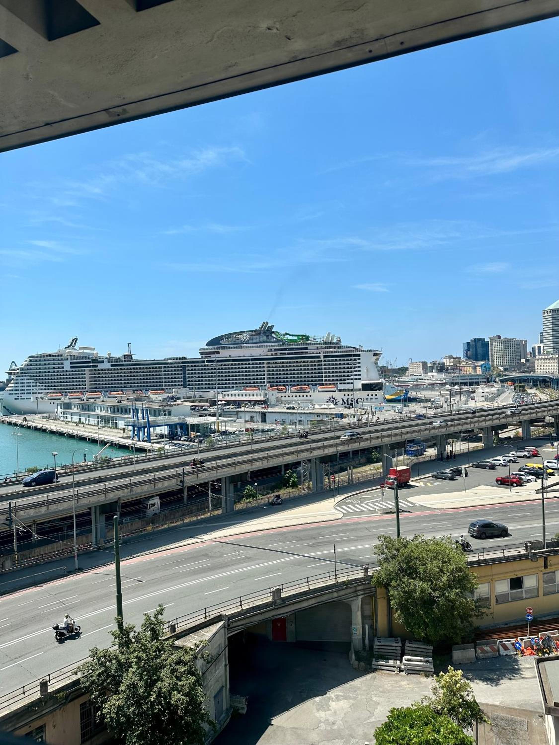 Due Passi dal Porto