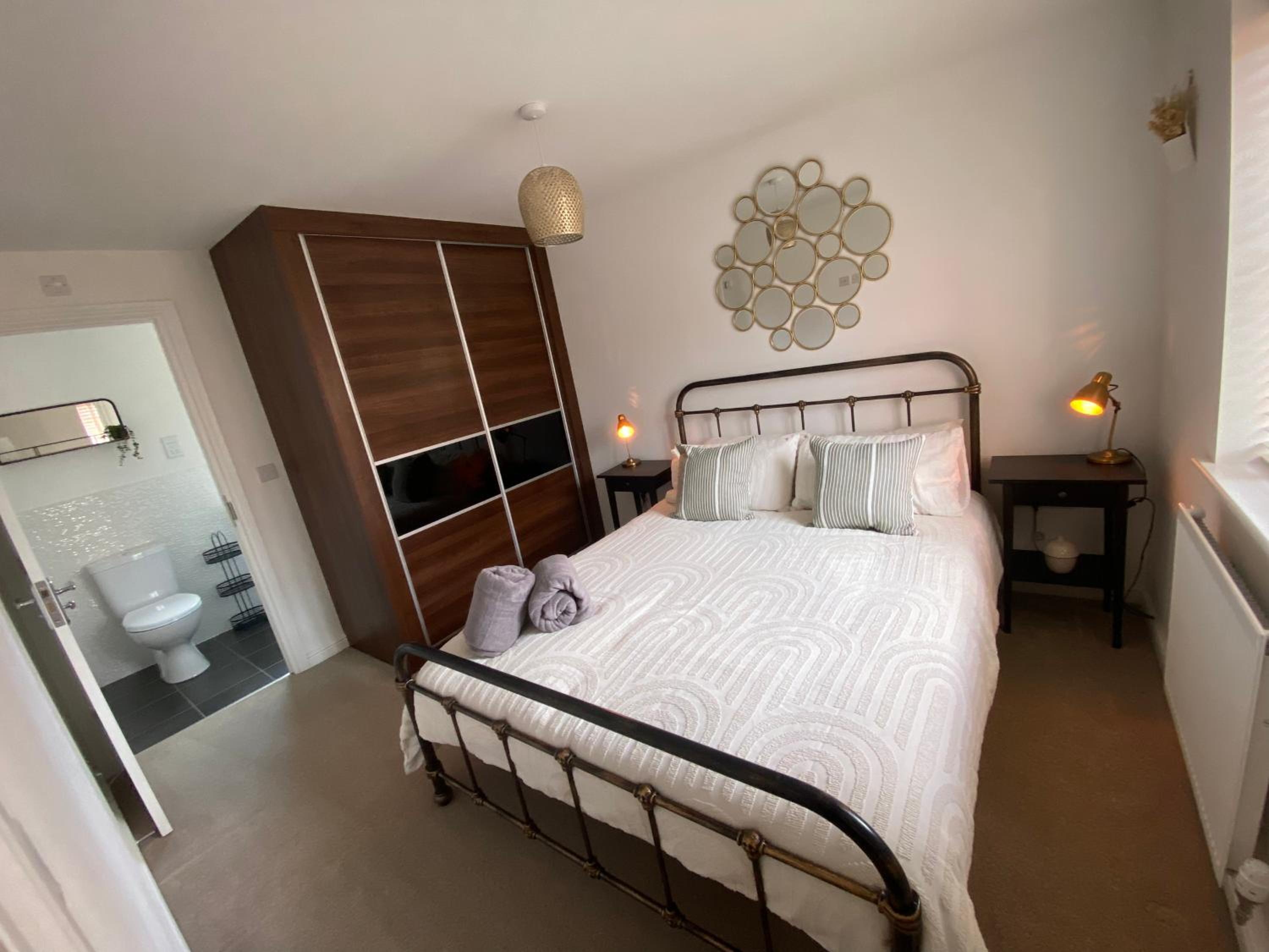 The Belfry 3 Bedrooms 2 Bathrooms Contractors & Family