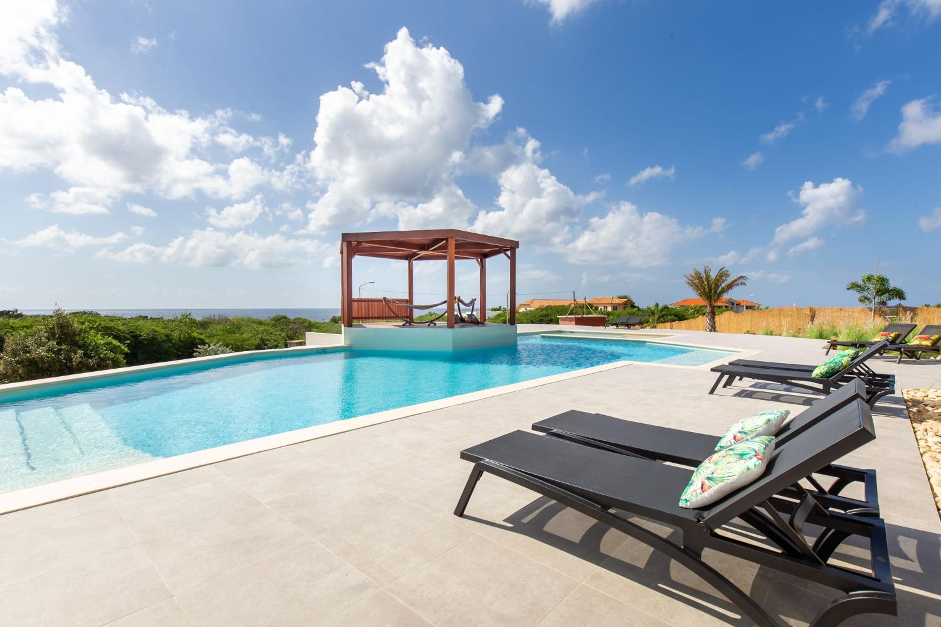 Coral Estate Ocean View Apartments