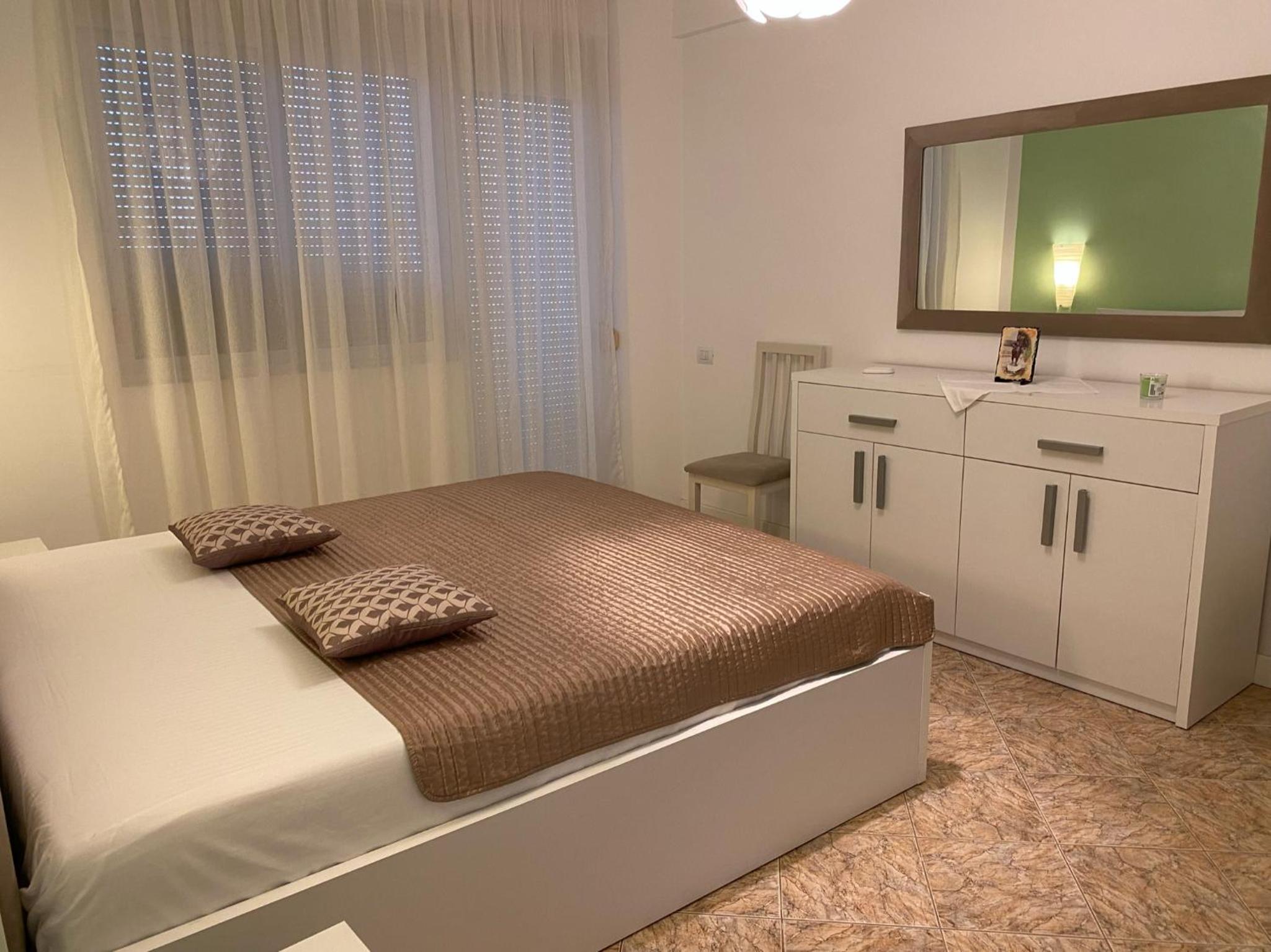 Adelina's Delux Apartament Durres
