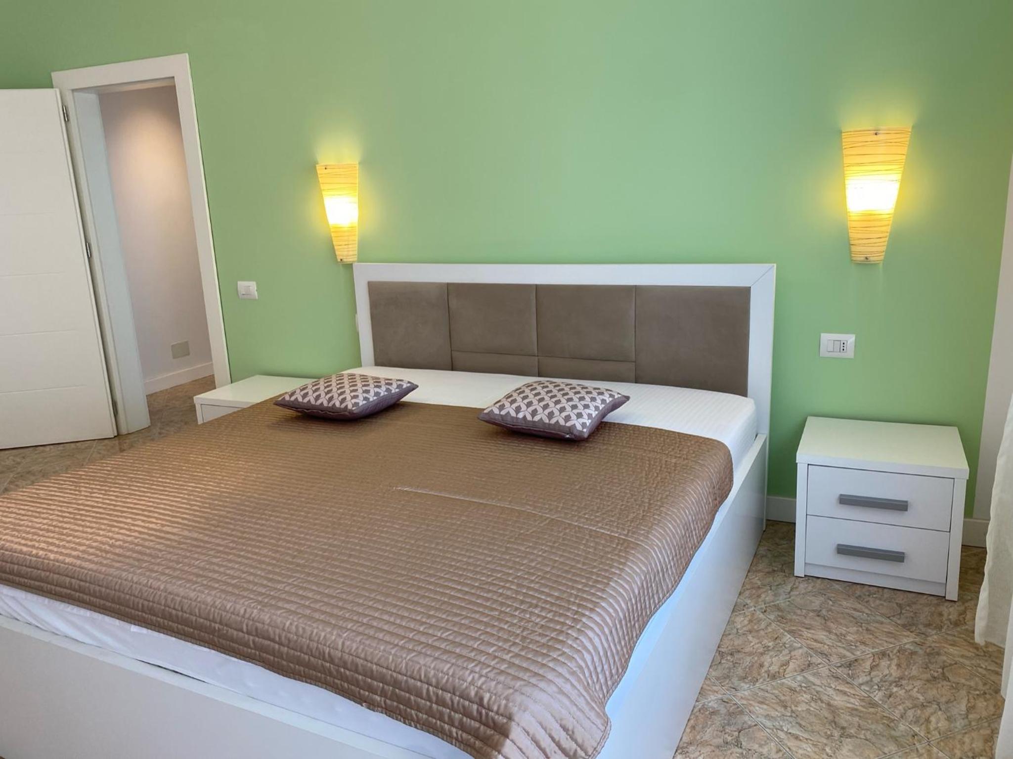 Adelina's Delux Apartament Durres