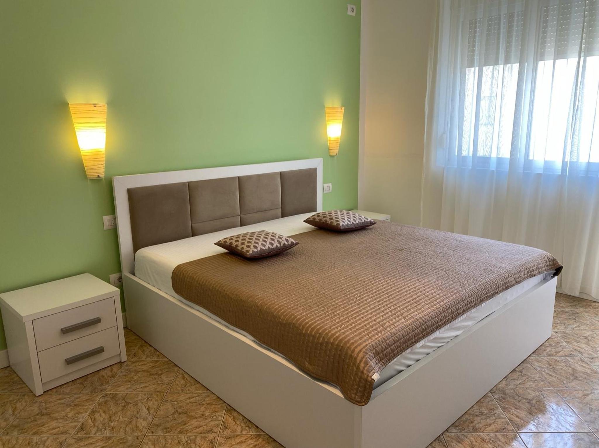 Adelina's Delux Apartament Durres
