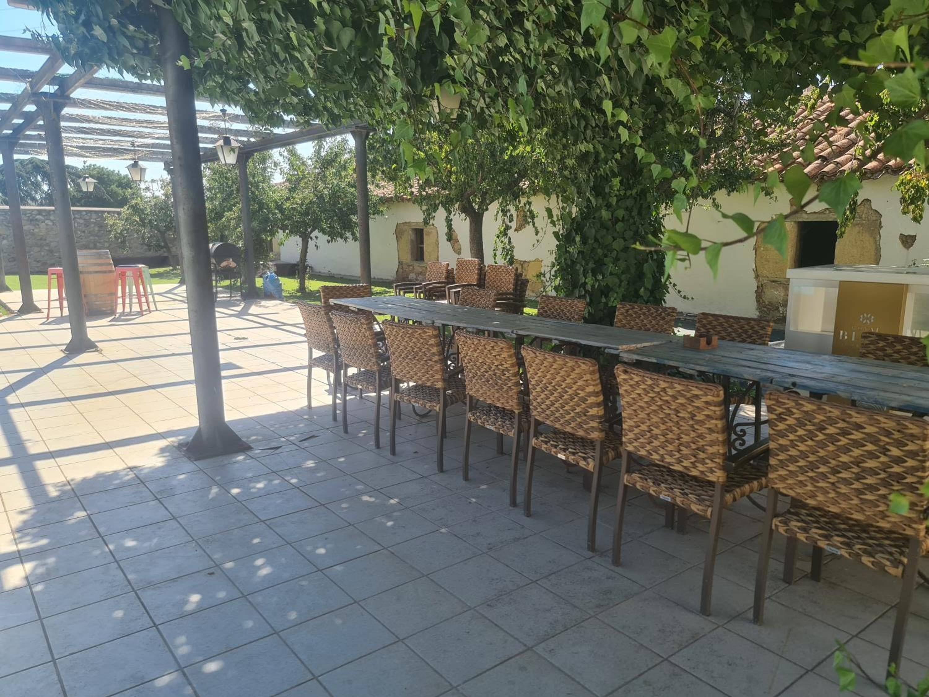 CASA RURAL PALACIO CONDE DE ALDANA con piscina entre encinares y dehesas