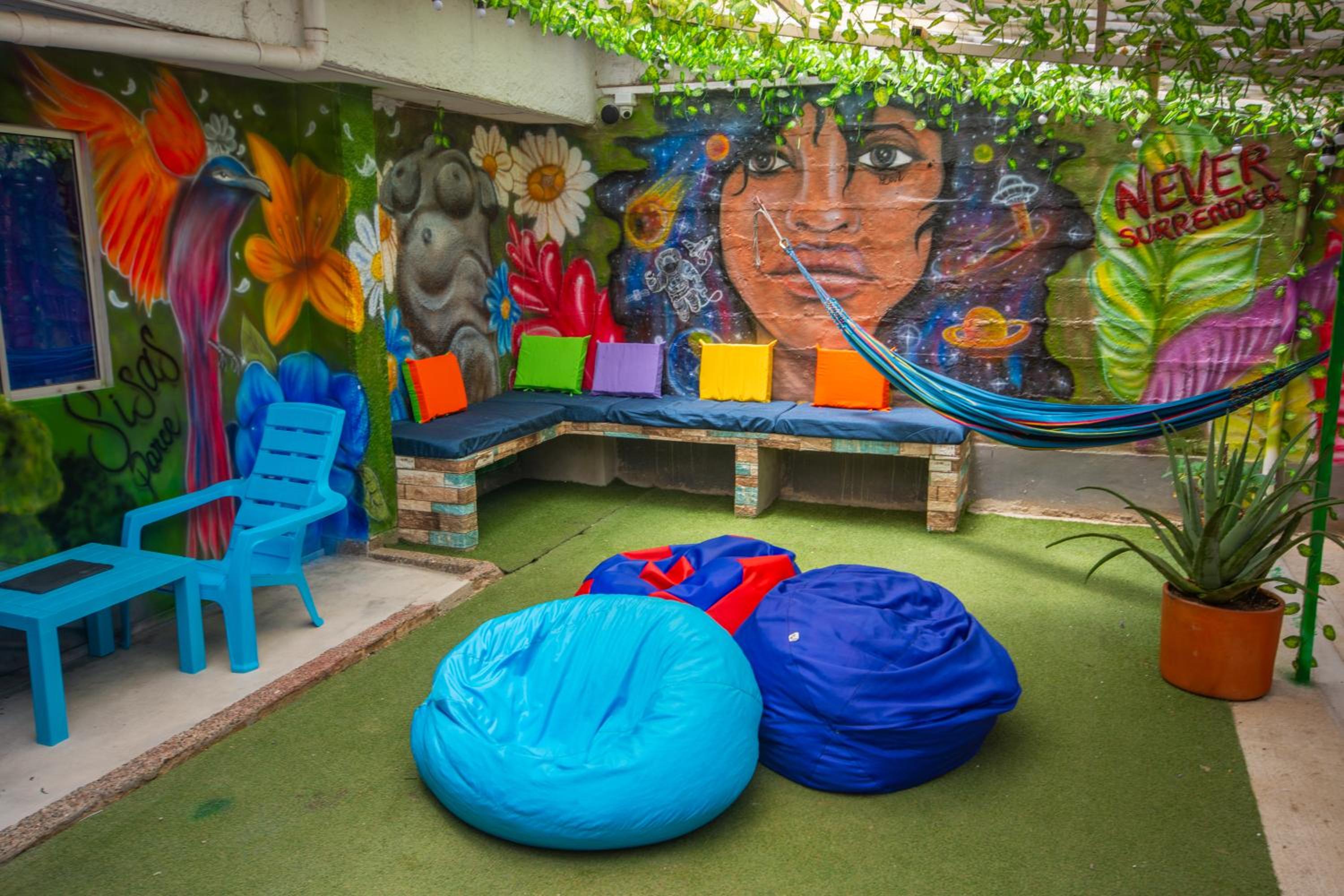 Blue Coast Hostal