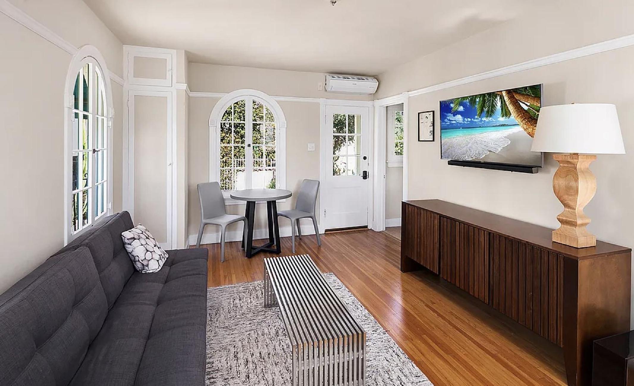 Beautiful Private Guesthouse Near Griffith Park