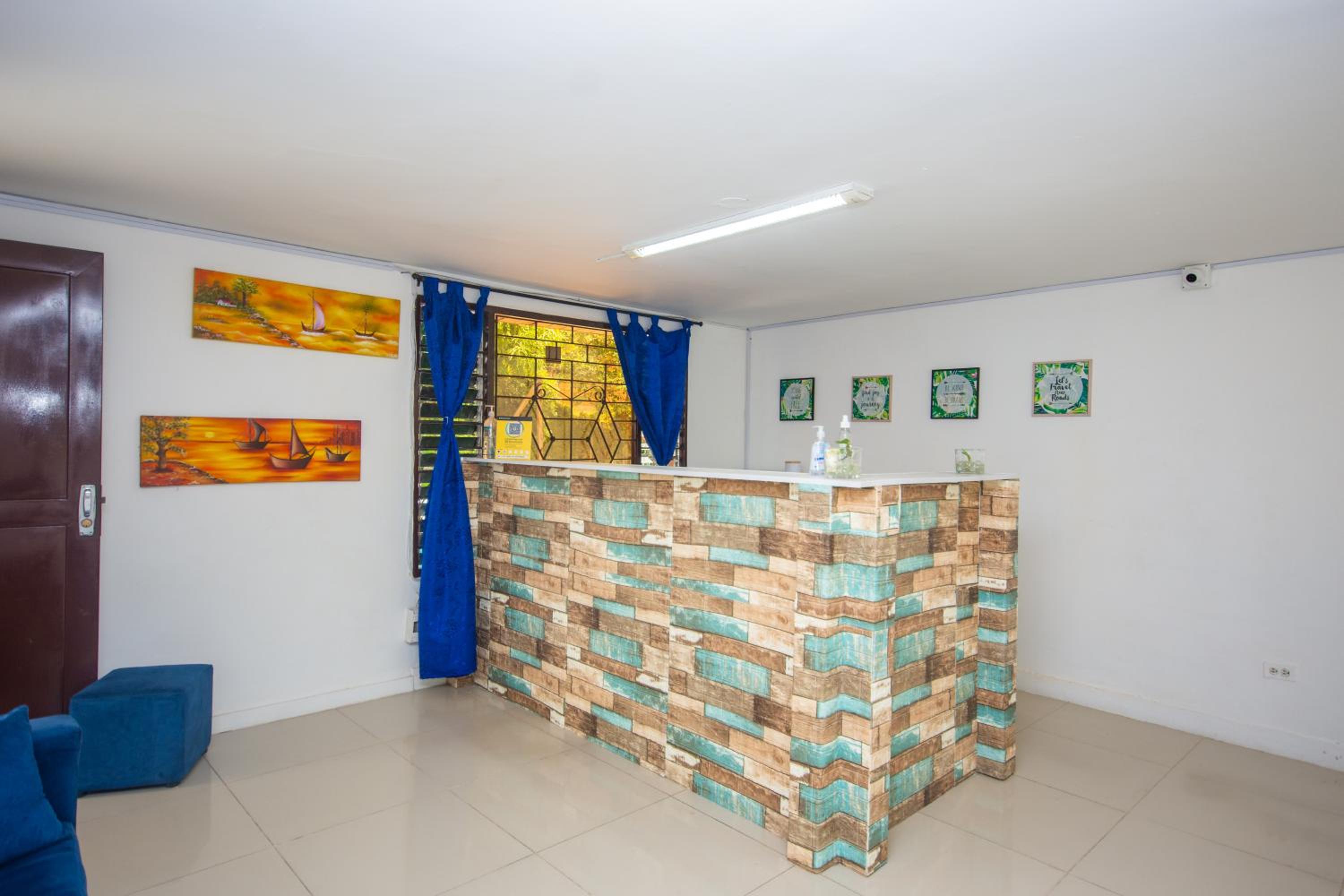 Blue Coast Hostal