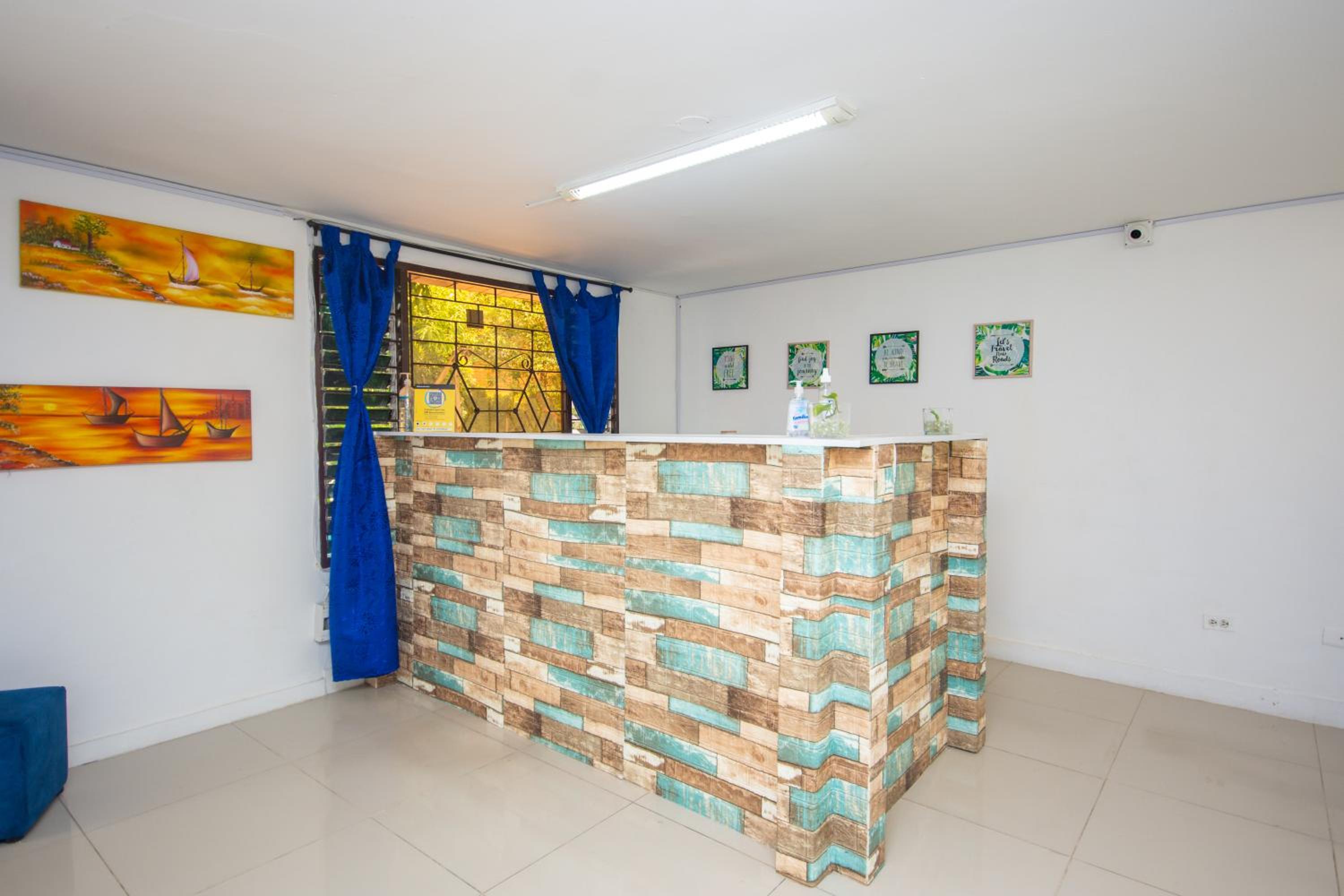 Blue Coast Hostal