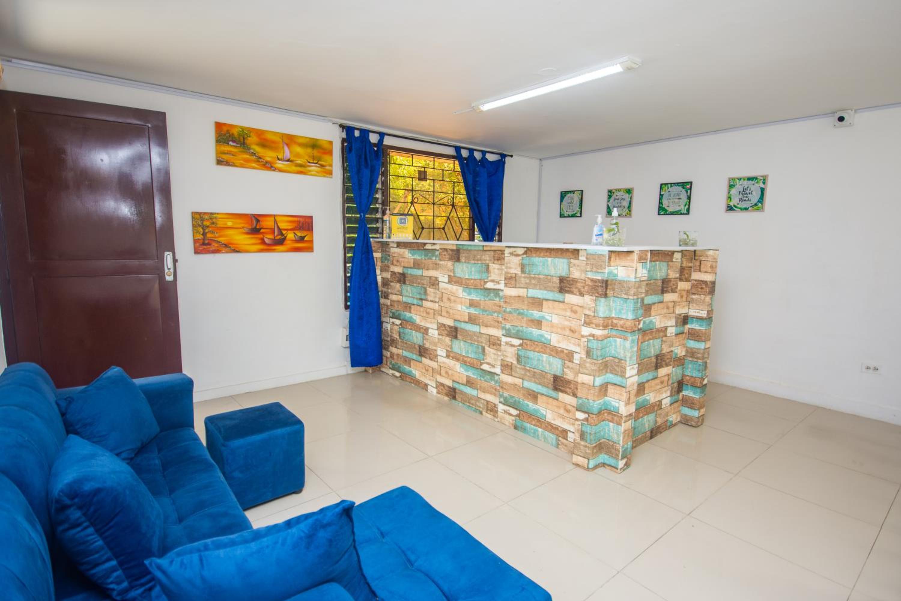 Blue Coast Hostal