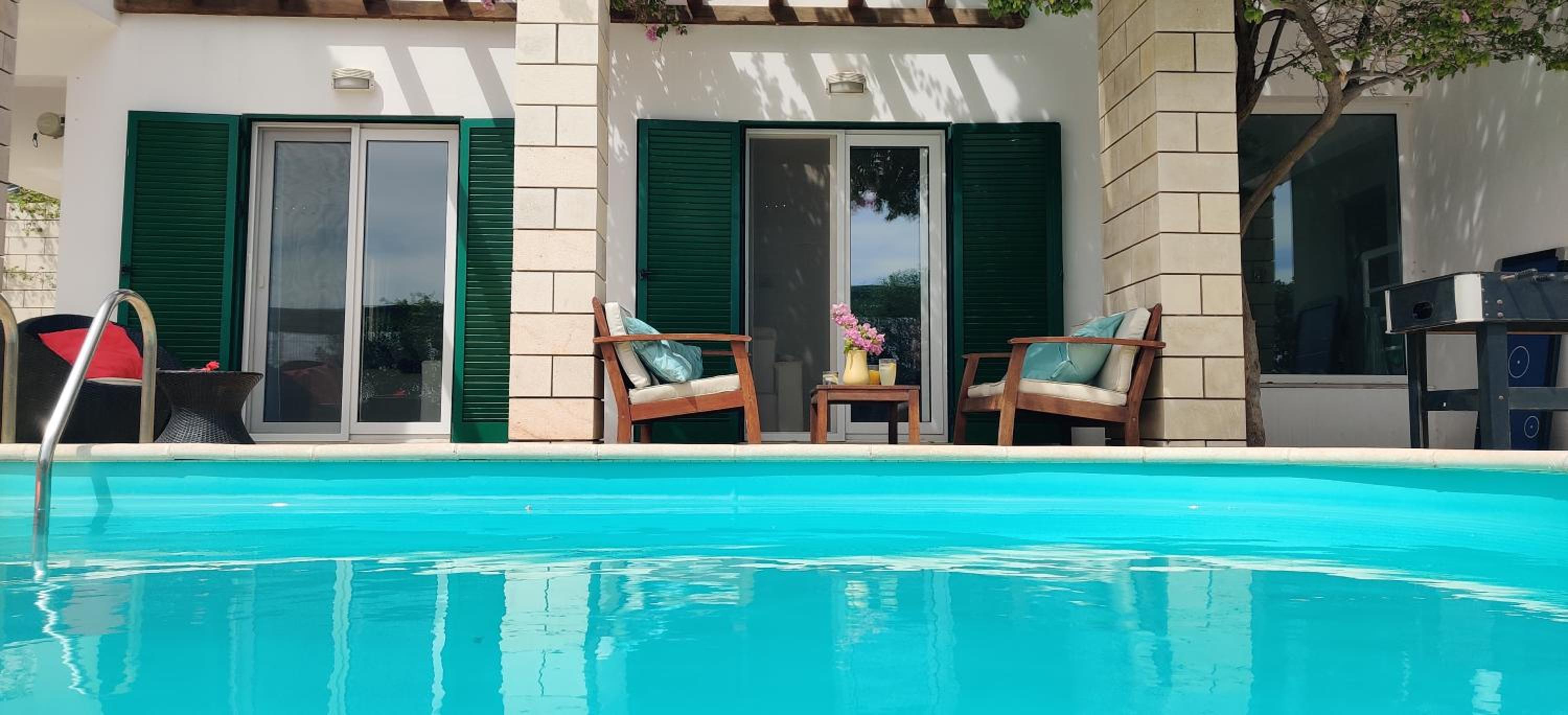 Superb large private villa with pool