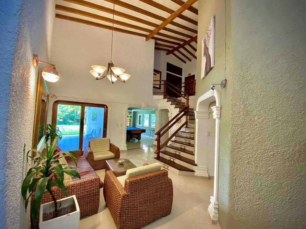 Luxury Villa In Provenza