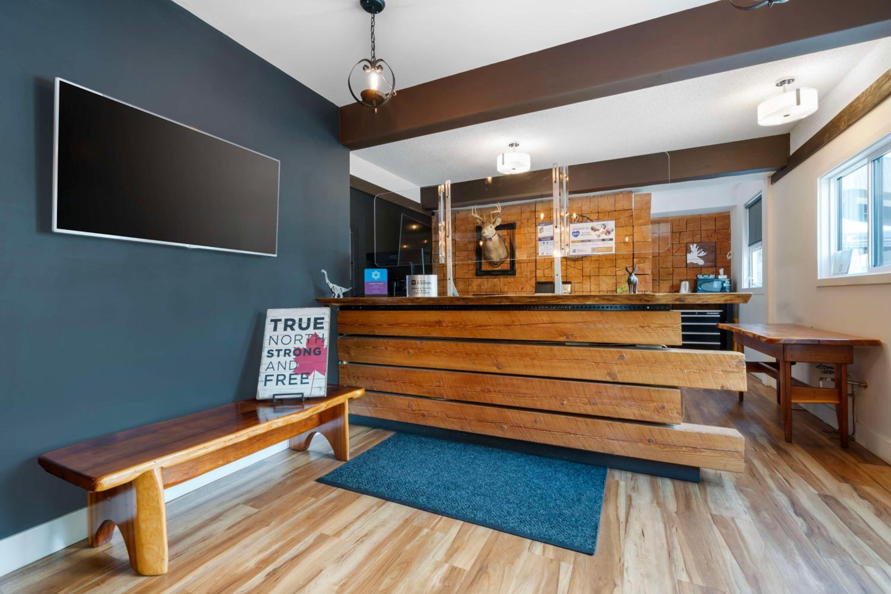 Stoke Hotel SureStay Collection by Best Western - Image 2