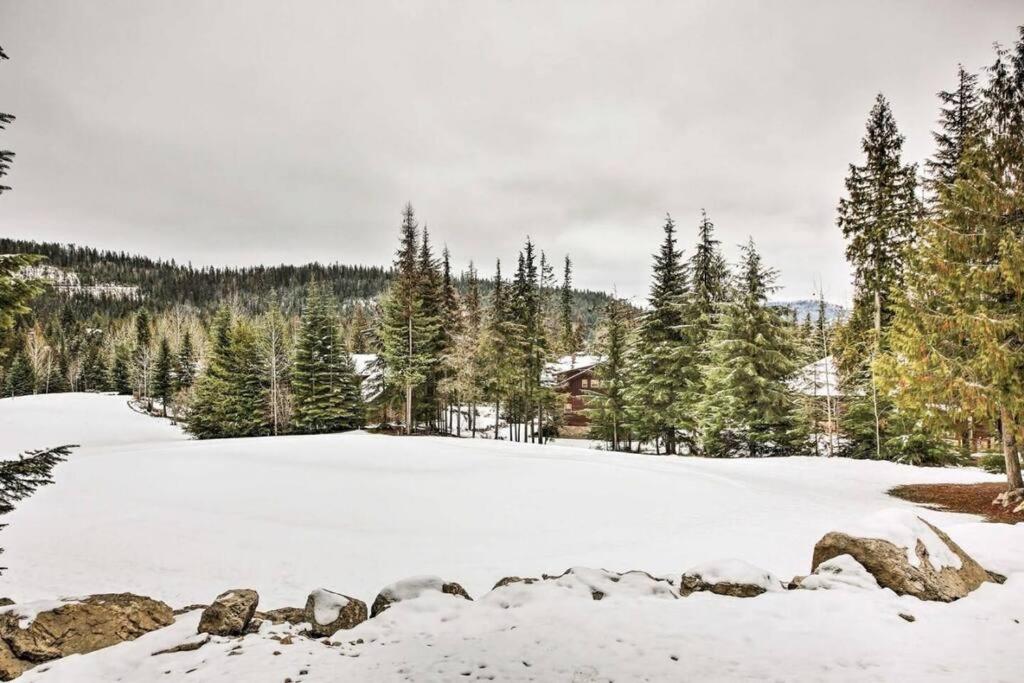 Beautiful Priest Lake Home on the Golf Course