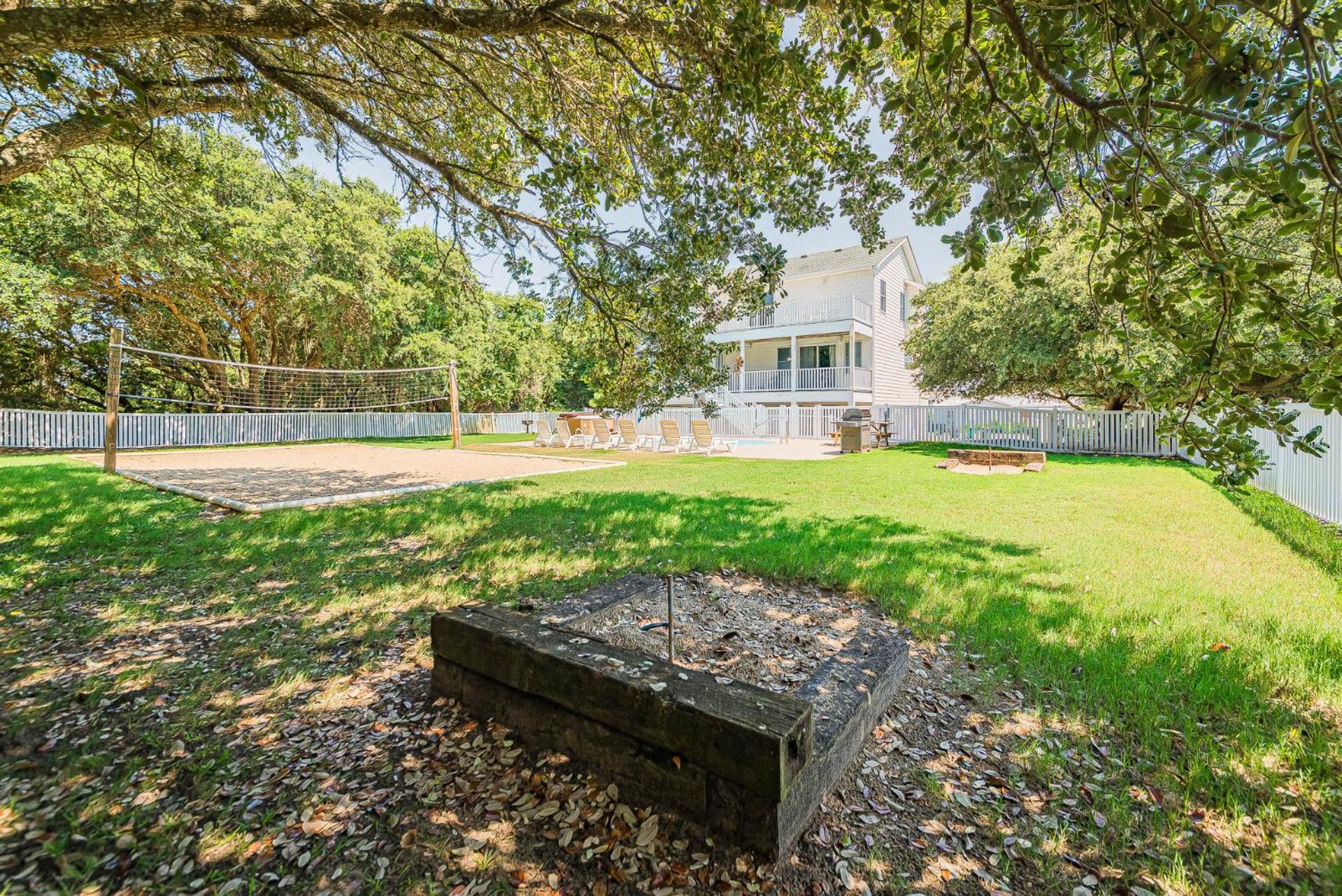 King BEEch - Southern Shores, 300 Yds to Beach, Ocean View, Pool, Hot Hub, Fenced Yard