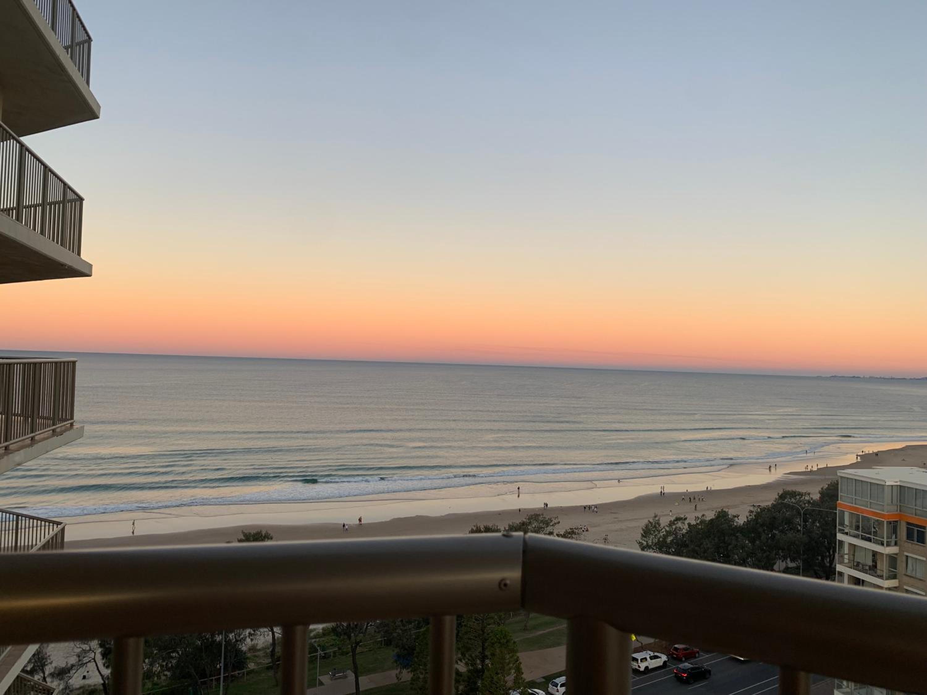 Beachfront & City View, Huge 2 Bedroom Apartment, Imperial Surf Resort