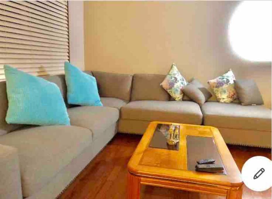 Quiet house in Elk Grove view 5