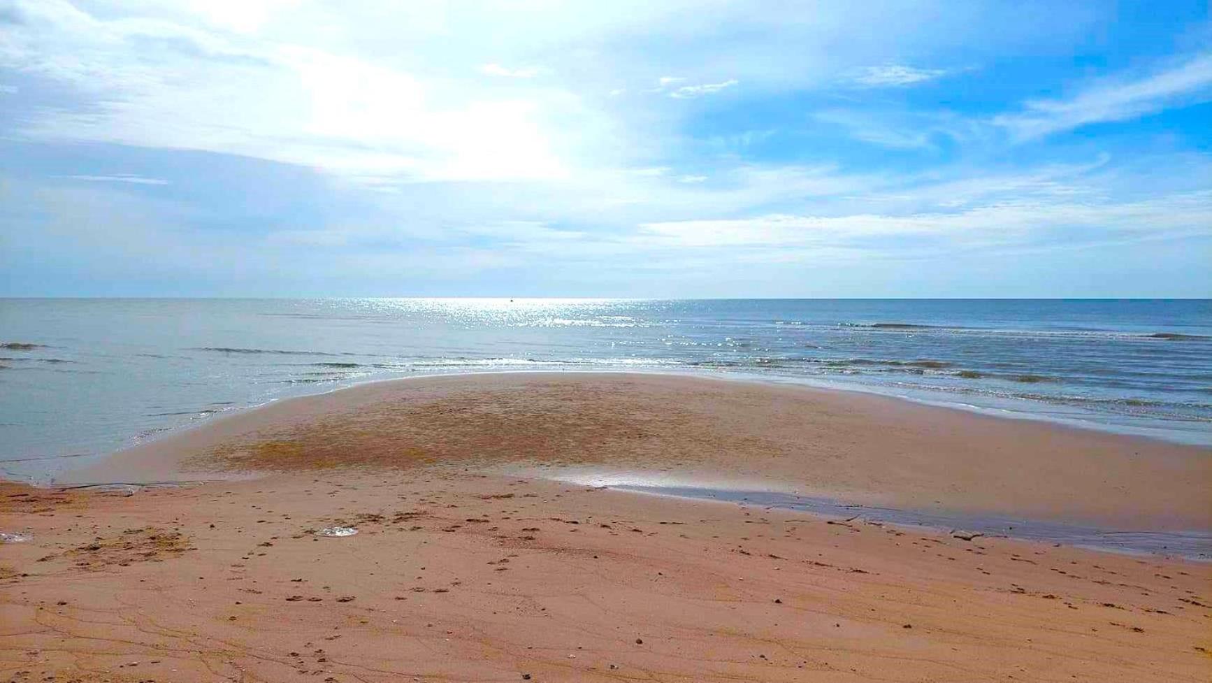 Beachfront Apartment with Balcony, Sea View & Pool View - Cha Am - Hua Hin