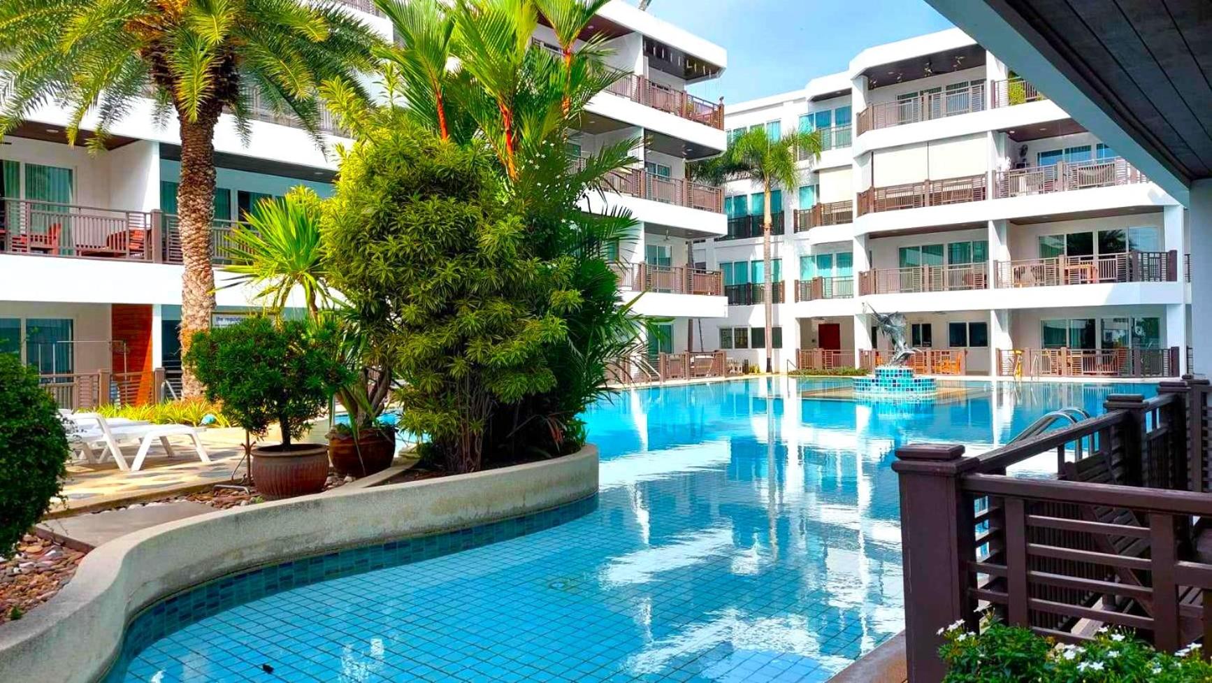 Beachfront Apartment with Balcony, Sea View & Pool View - Cha Am - Hua Hin