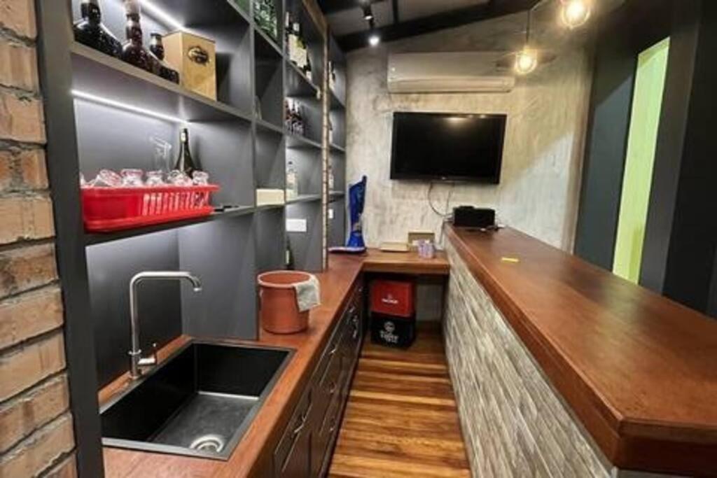 LOW SEASON PROMOTION! 4B12B Bar 5 min City Center photo 2