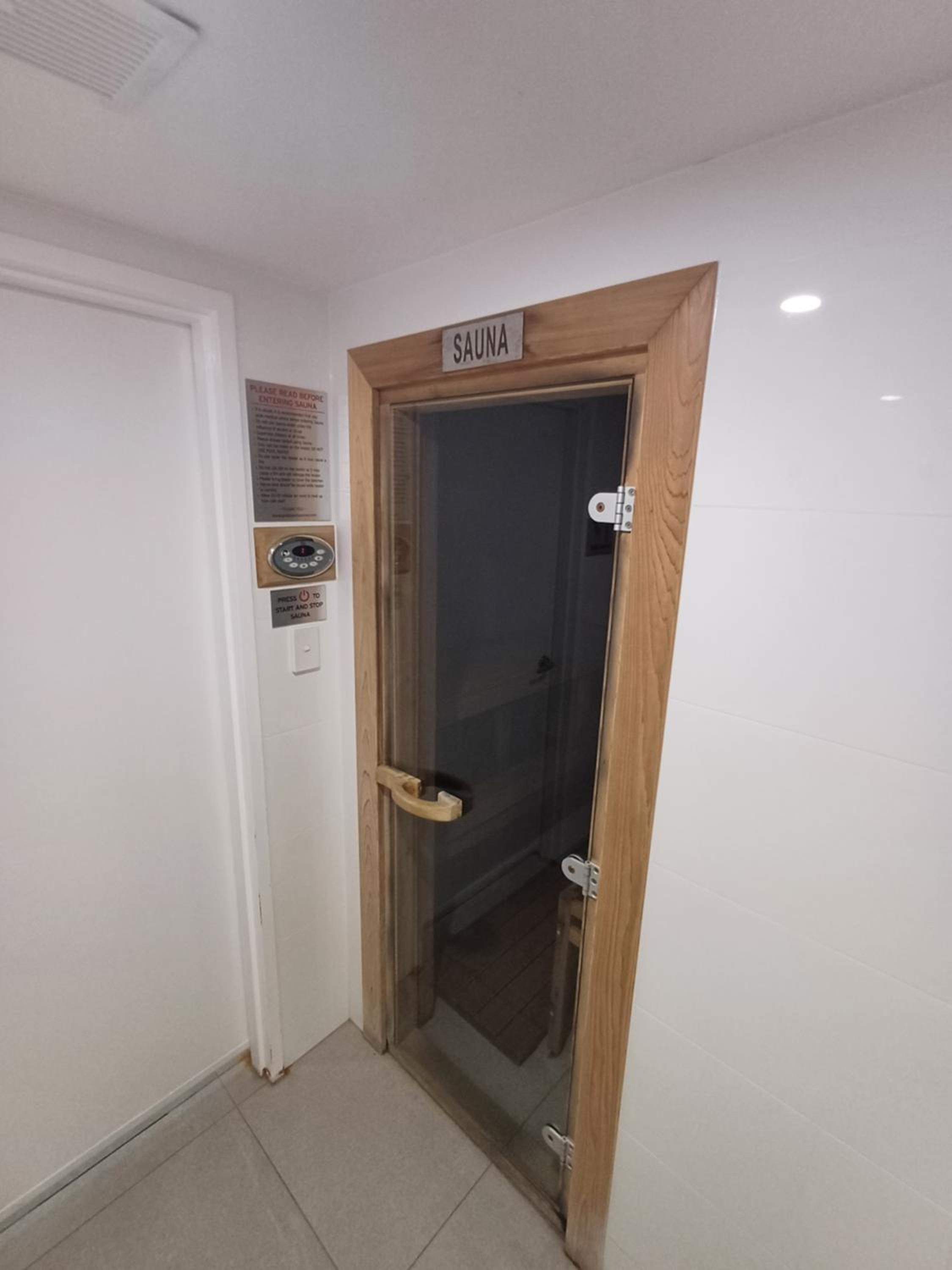 Beachfront & City View, Huge 2 Bedroom Apartment, Imperial Surf Resort