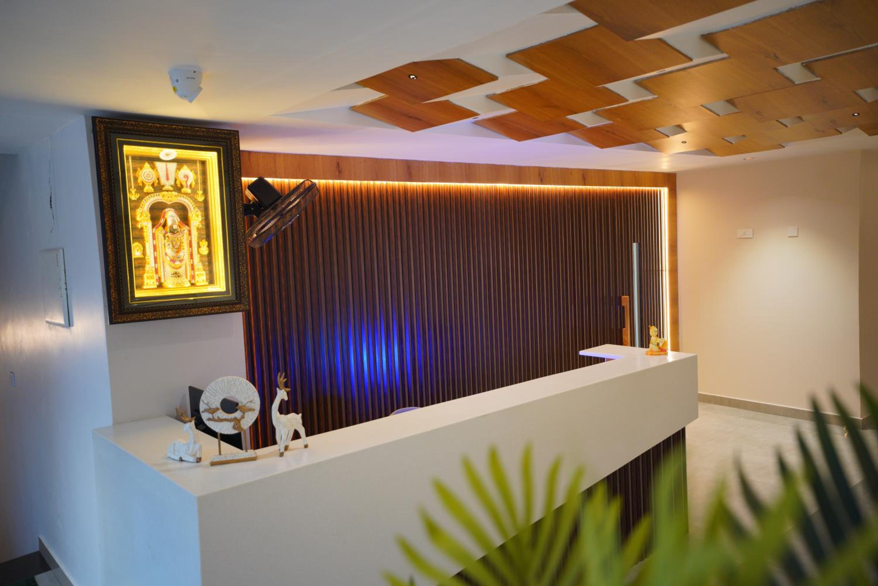 Lobby & Reception