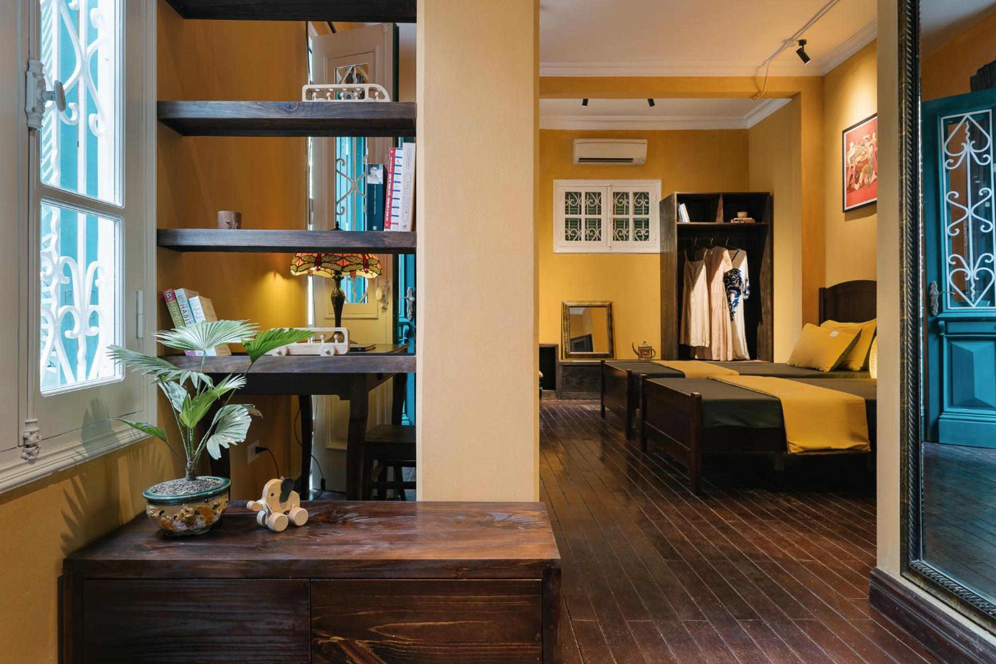 hotel room