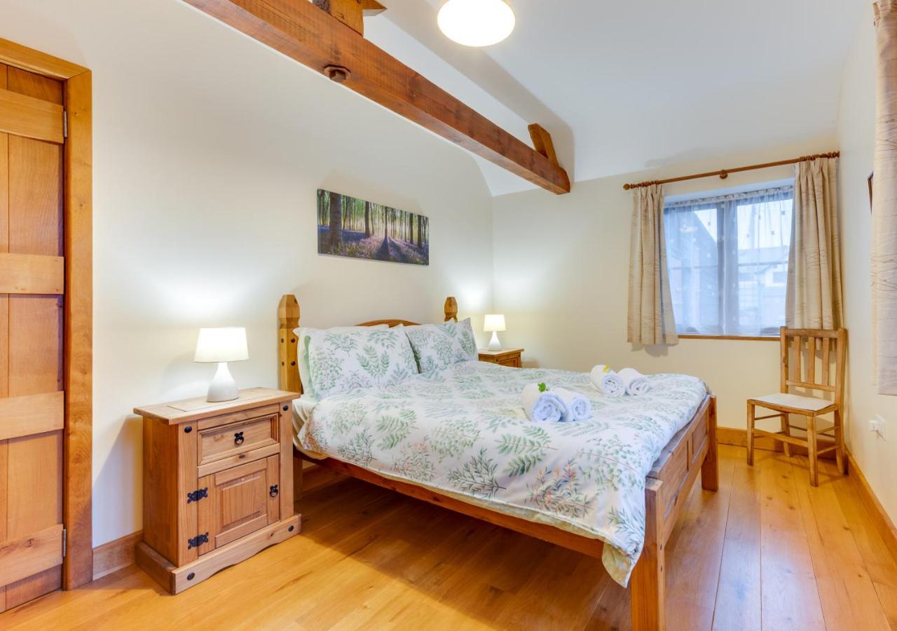 2 Bed in Y Drenewydd oc-waa402 view 2
