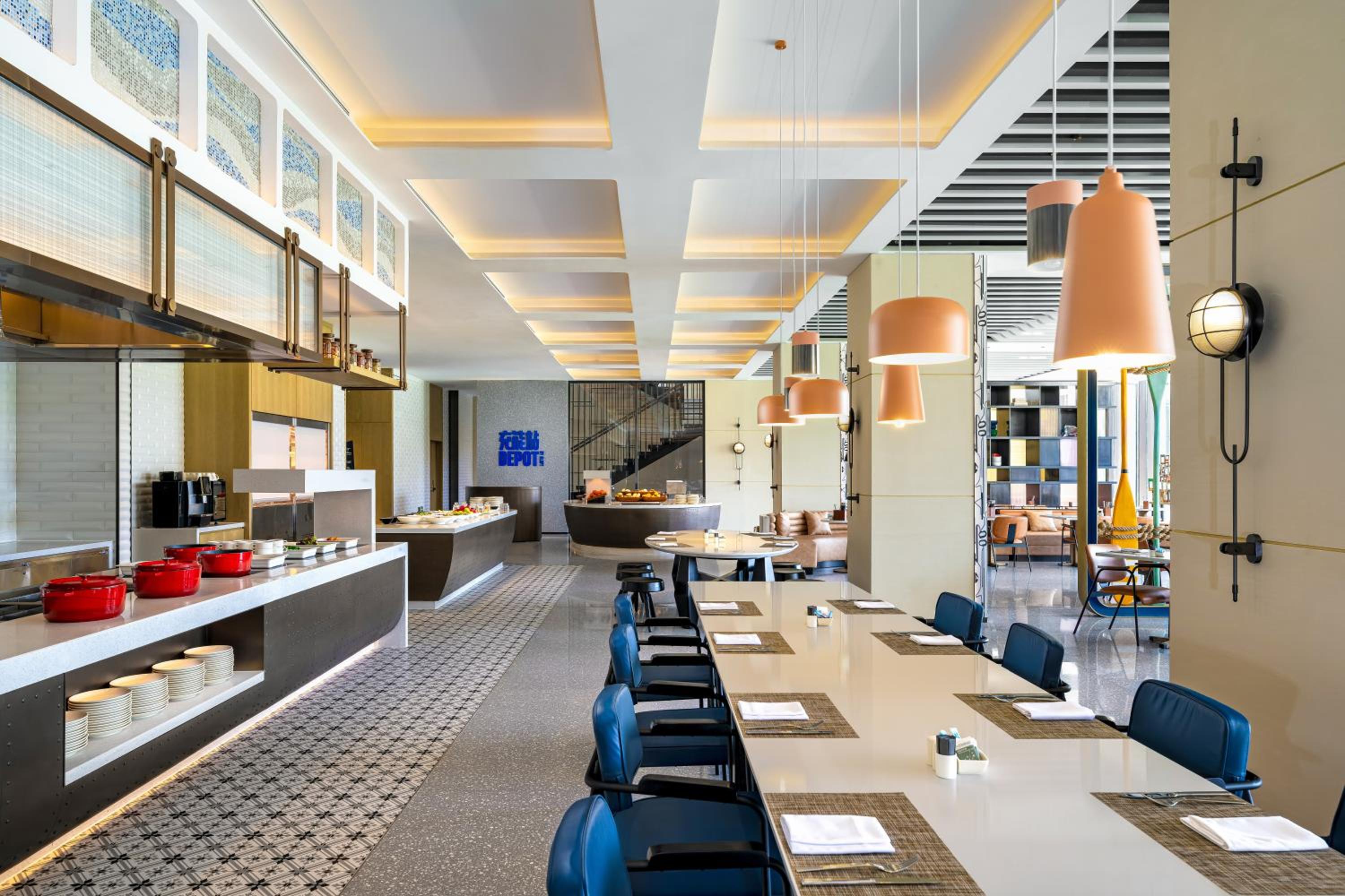 Yantai Vacations - Aloft Yantai - Property Image 3