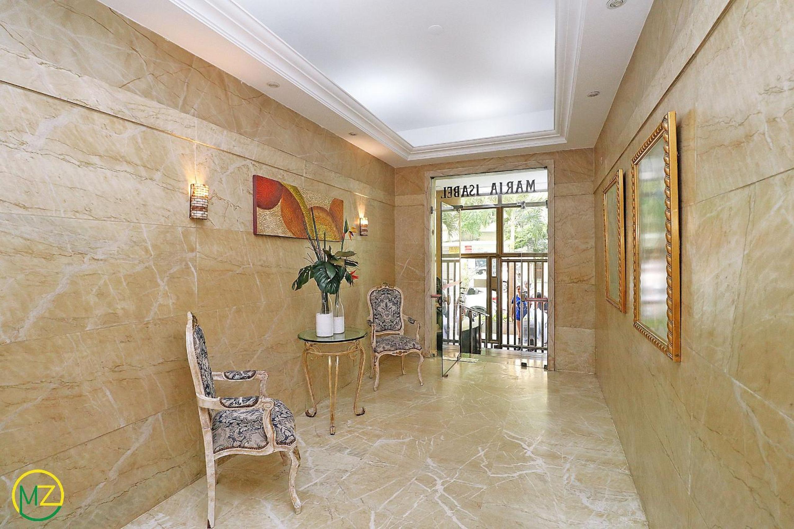 CHEAP 2 bedrooms apartment in Copacabana