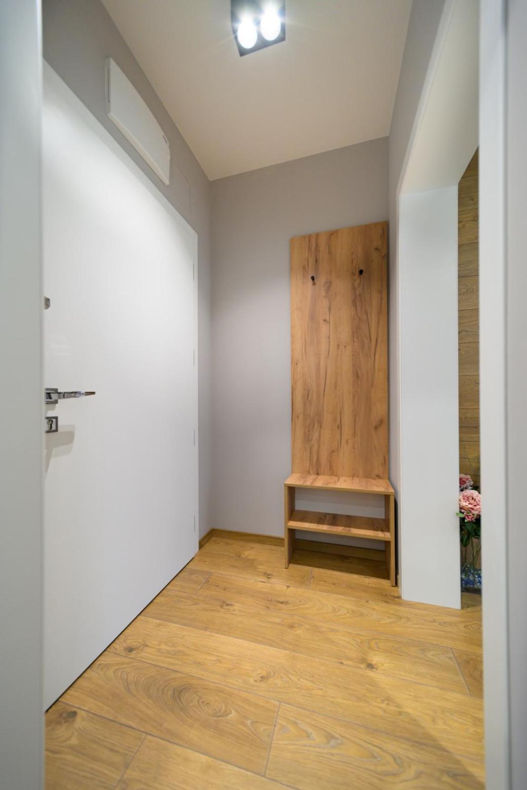 Elegance DeLuxe Studio
