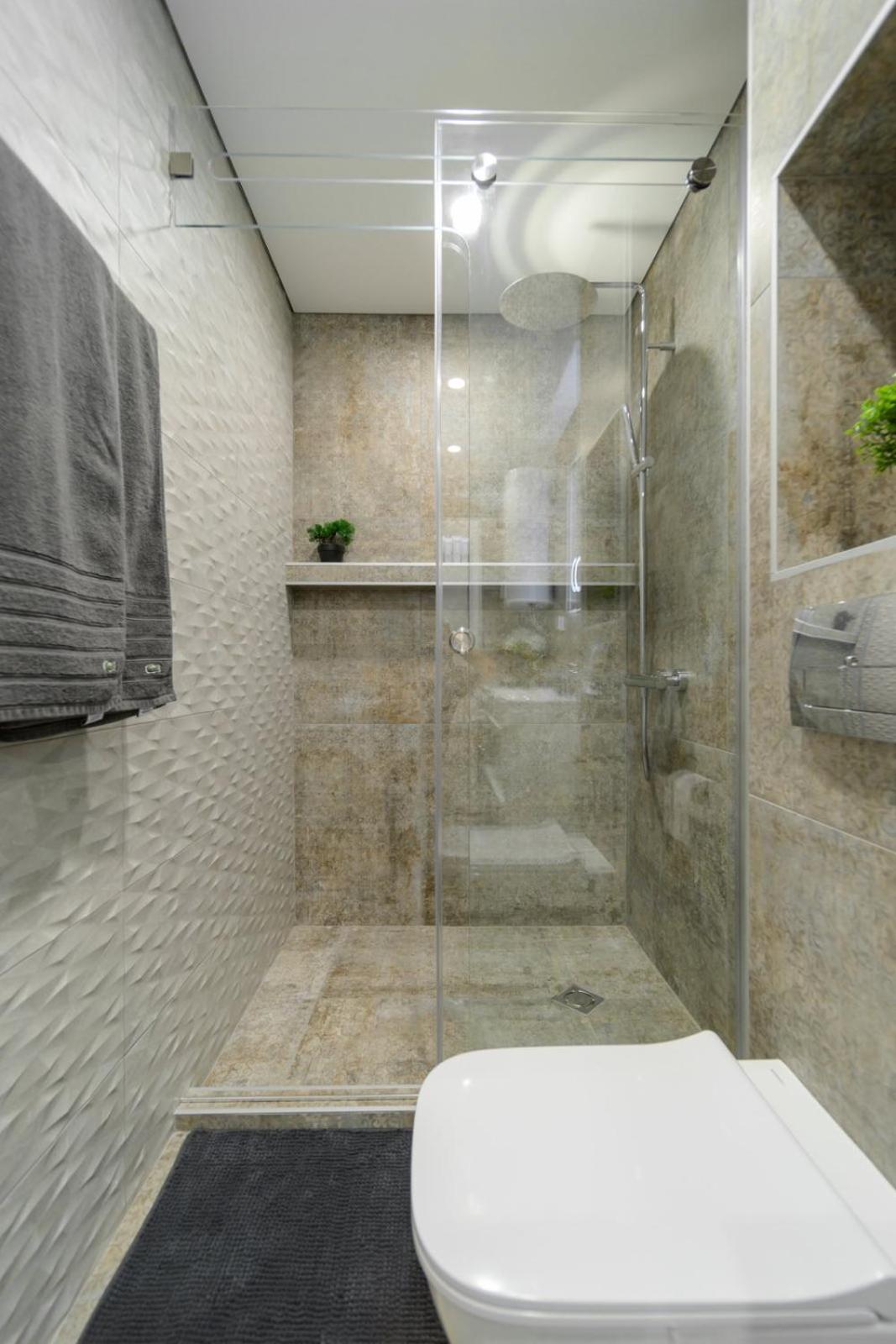 Elegance DeLuxe Studio