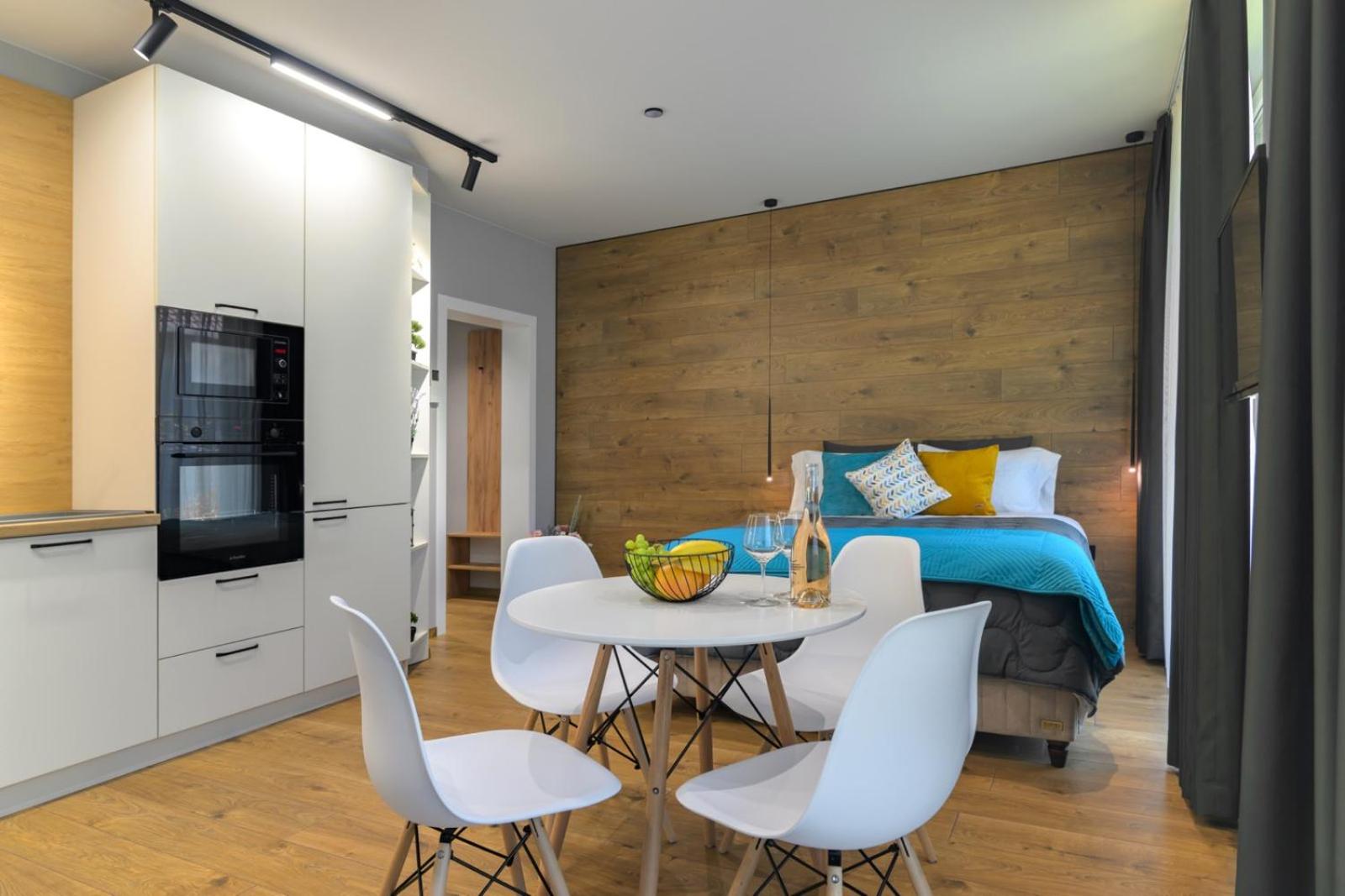Elegance DeLuxe Studio