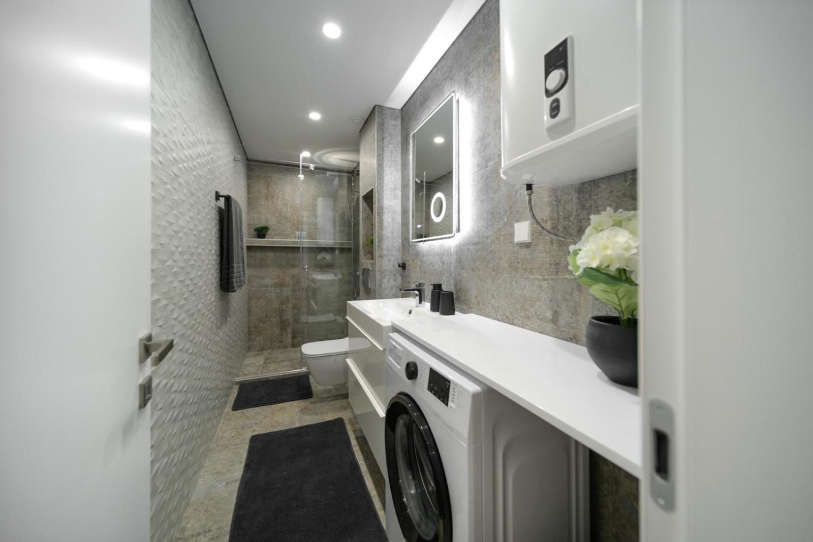 Elegance DeLuxe Studio