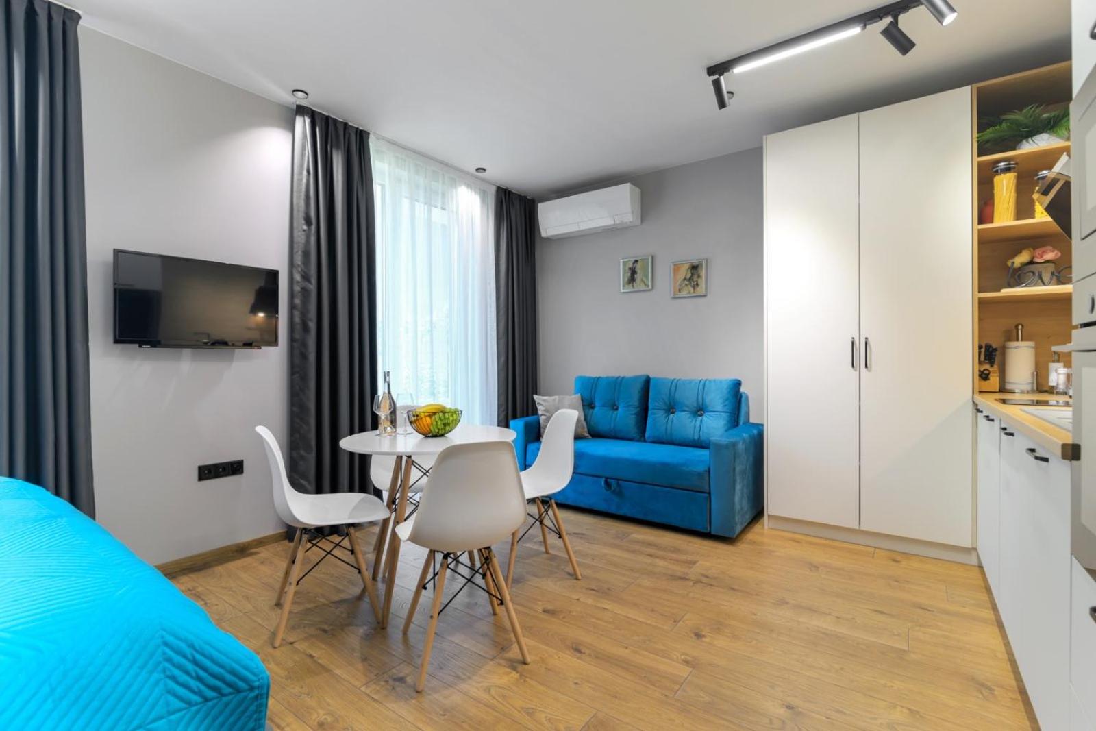 Elegance DeLuxe Studio