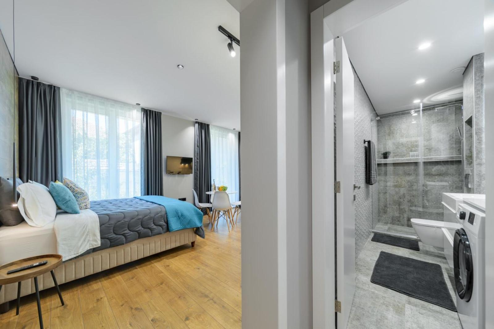 Elegance DeLuxe Studio