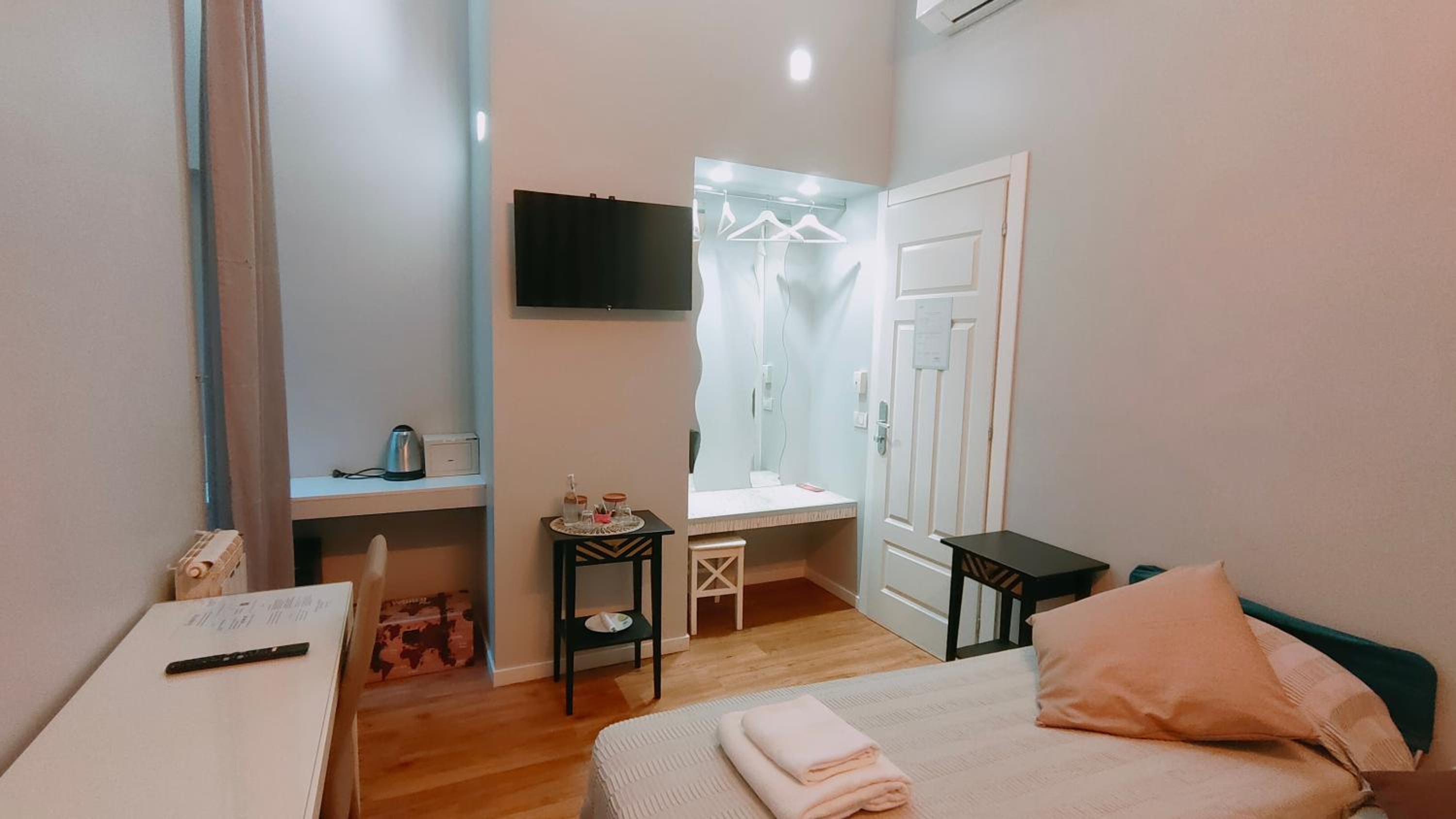 AmoRoma Suite