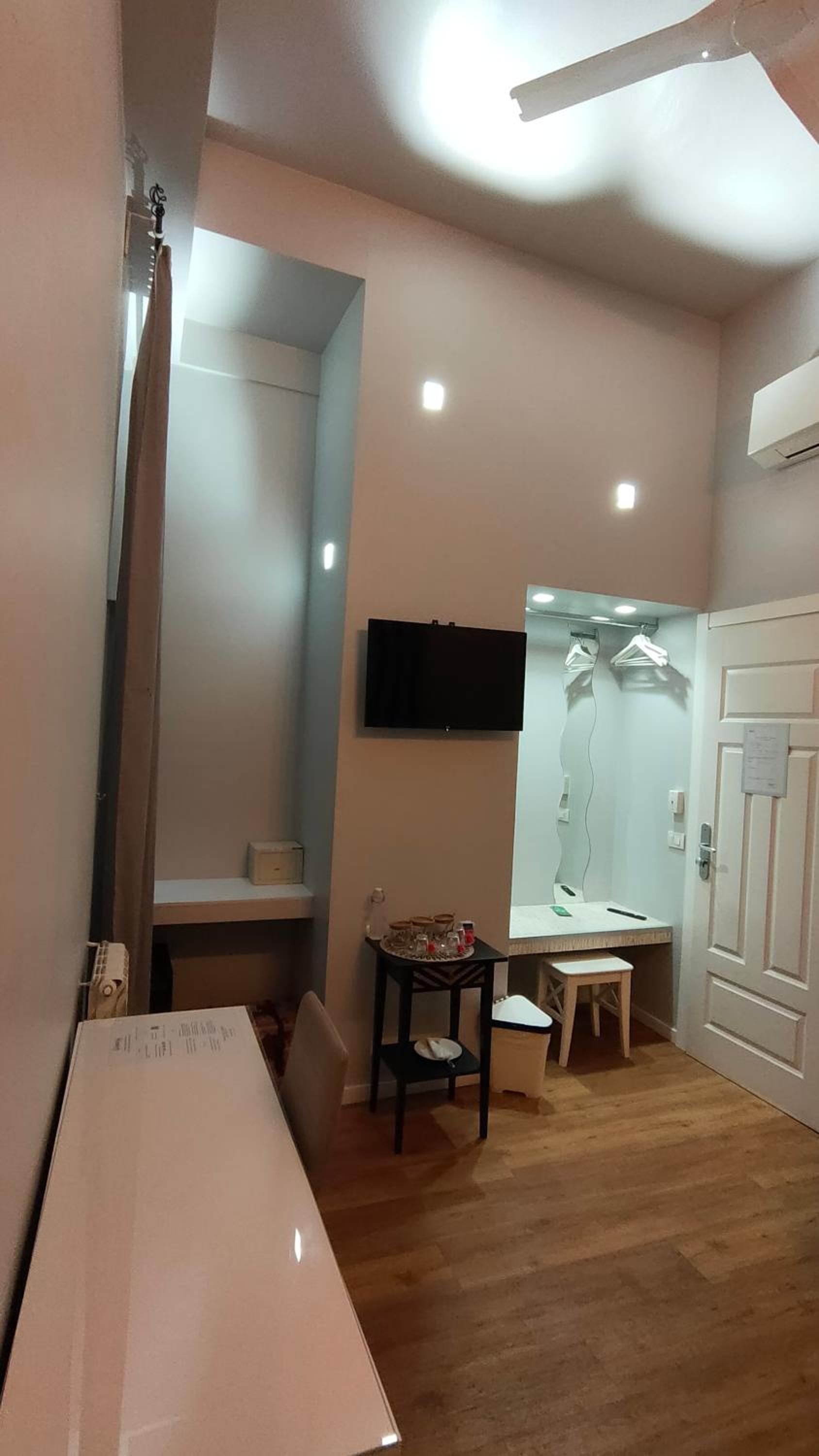AmoRoma Suite