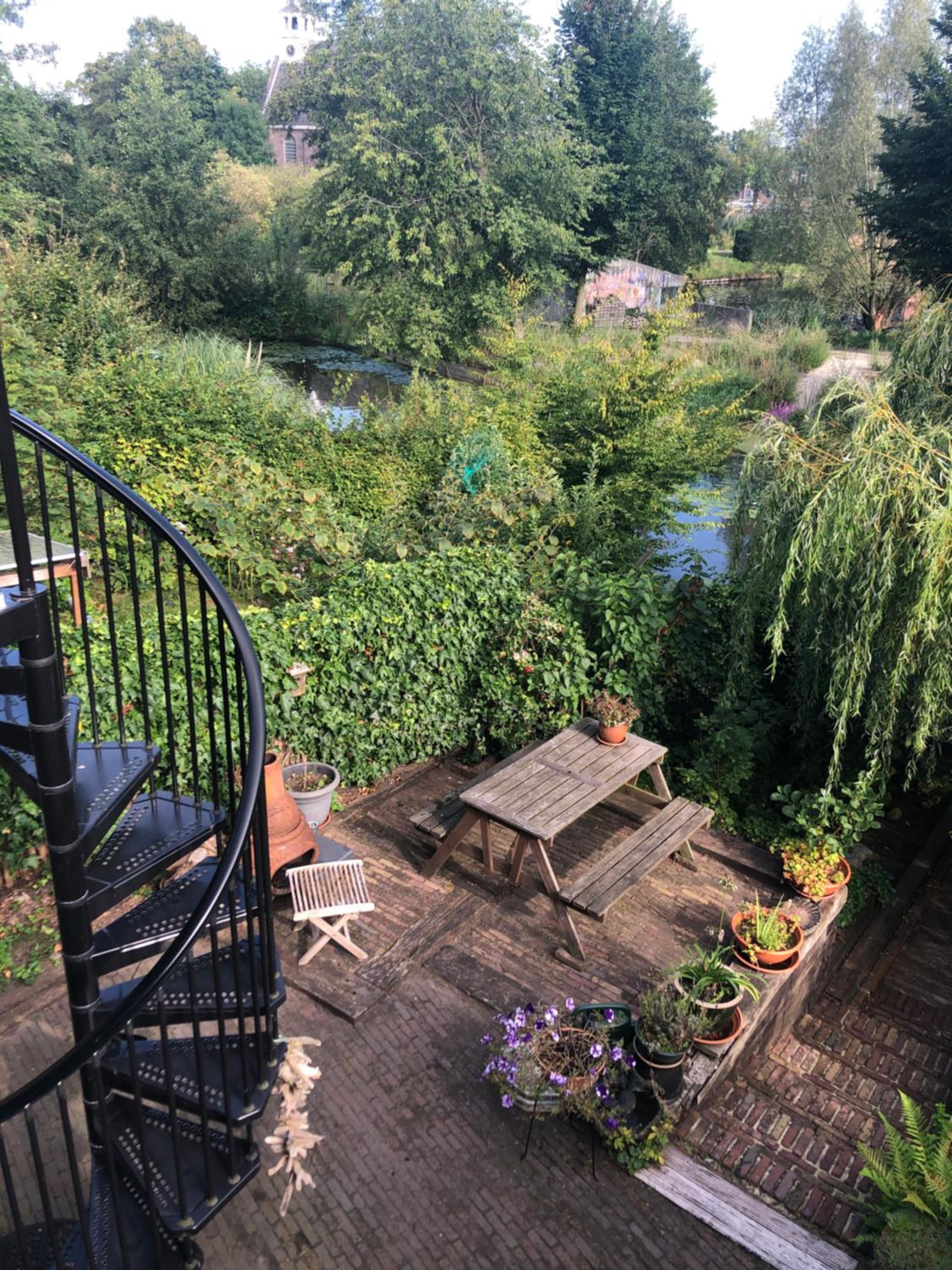 Luxe Room Canal Sight