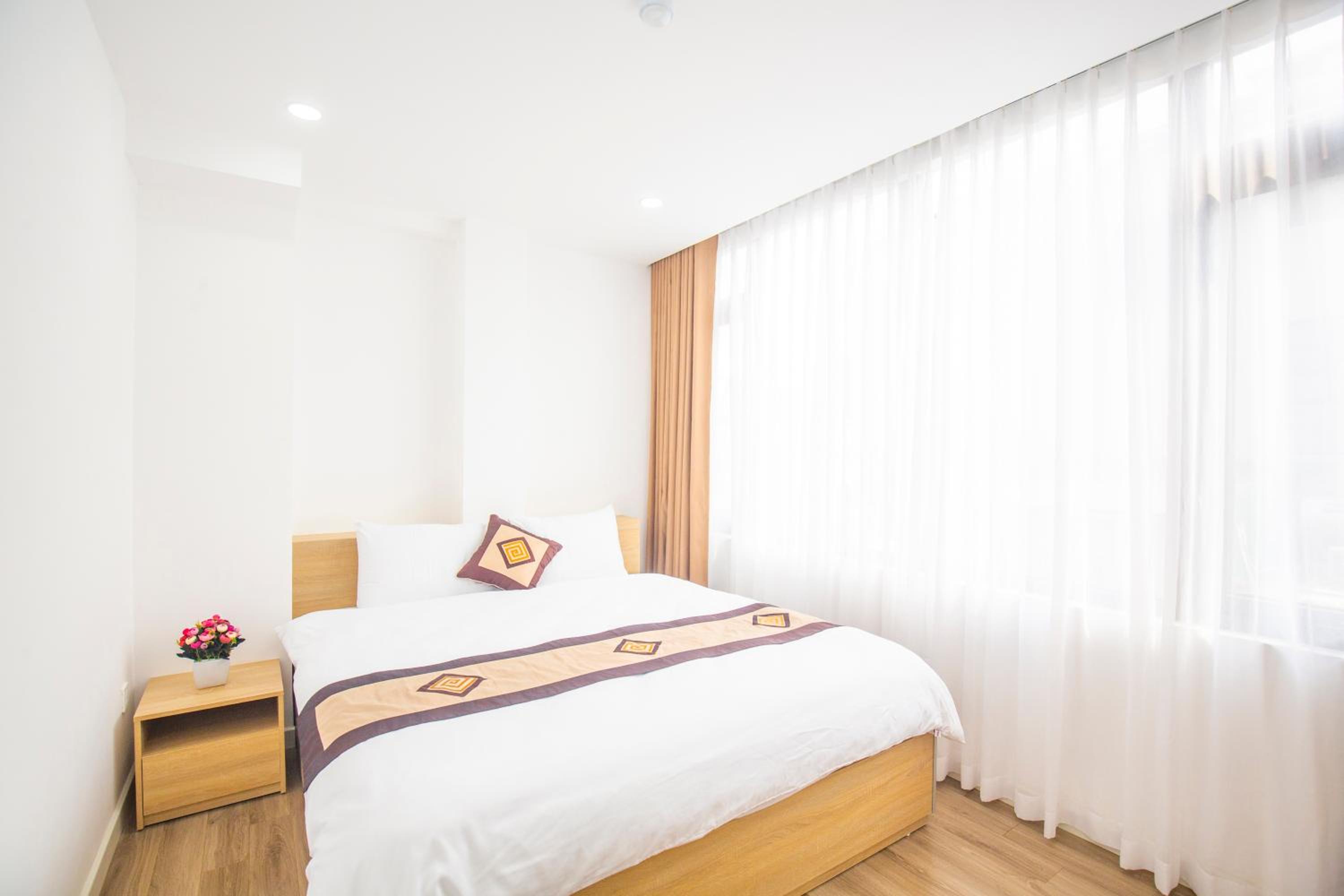Sumitomo 5 Apartment at 81 Linh Lang Street