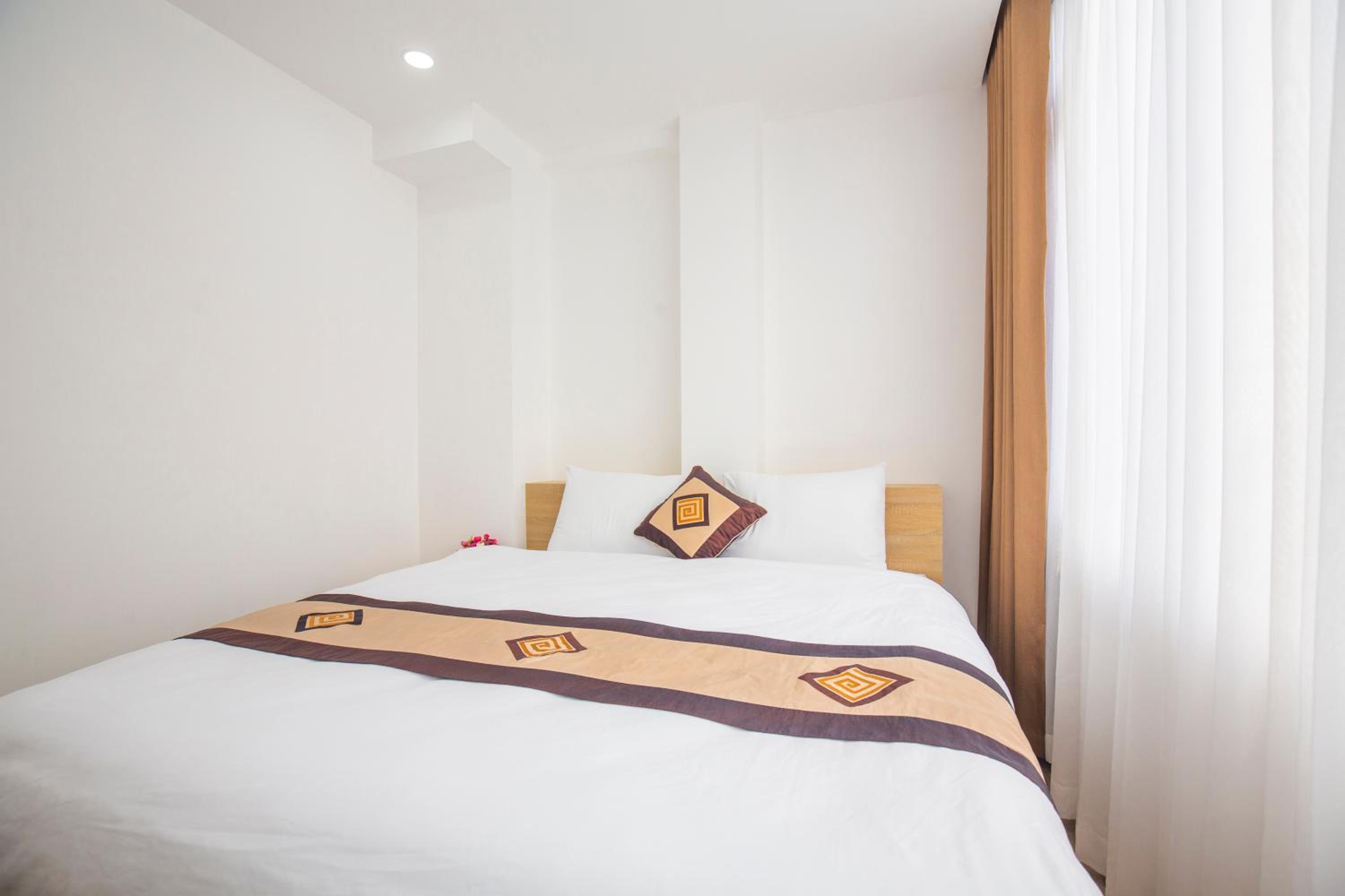 Sumitomo 5 Apartment at 81 Linh Lang Street