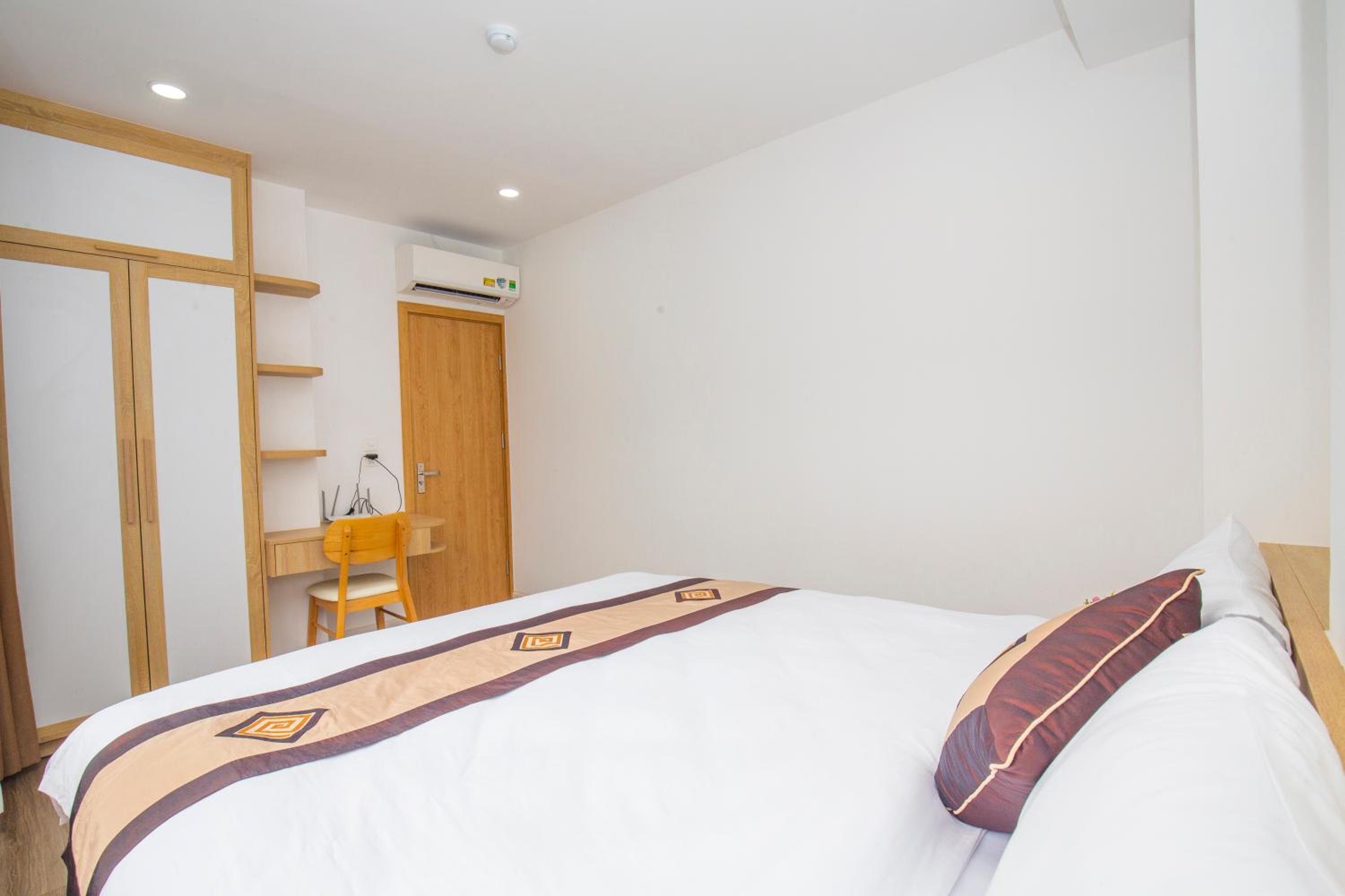 Sumitomo 5 Apartment at 81 Linh Lang Street