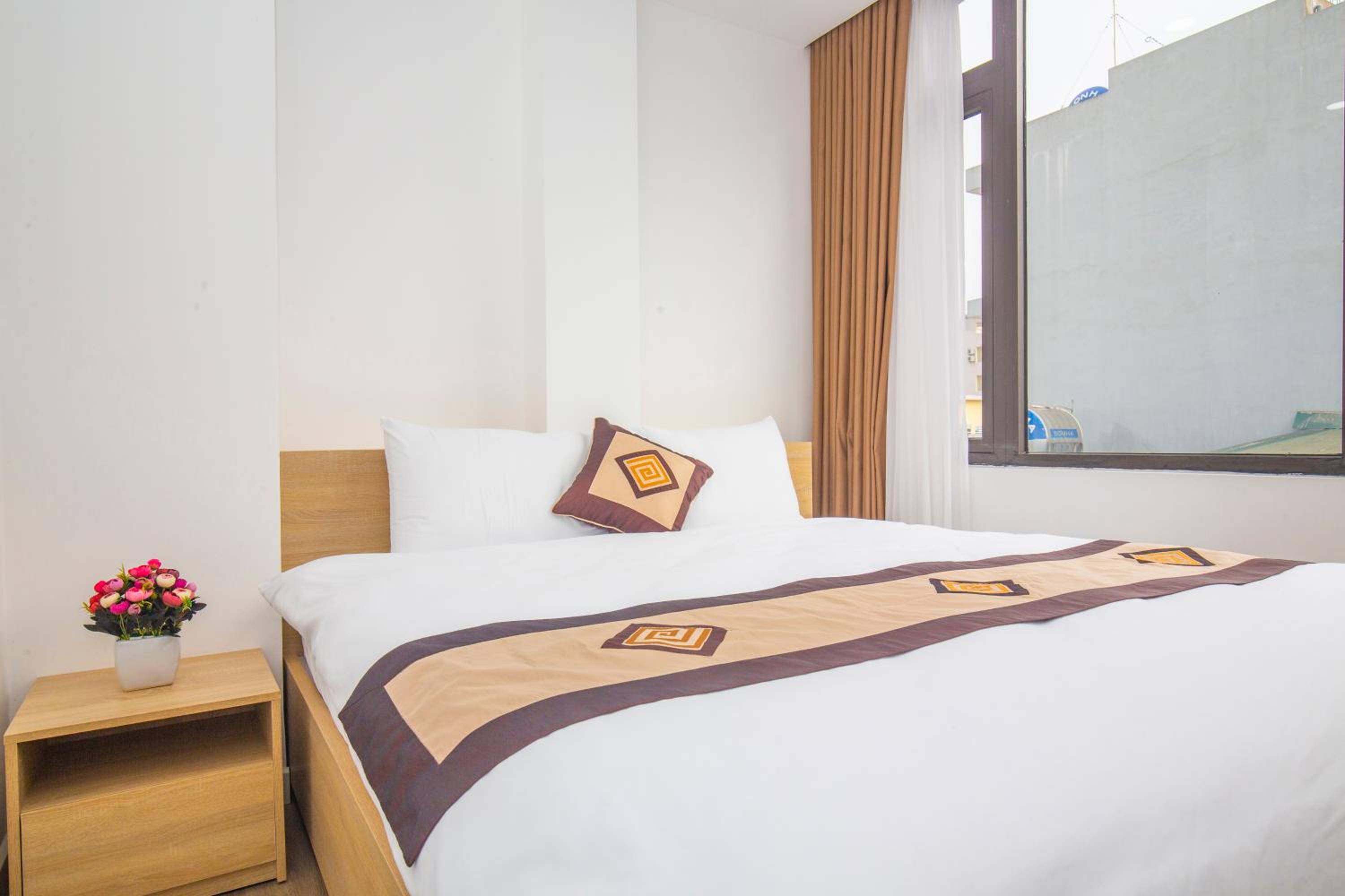 Sumitomo 5 Apartment at 81 Linh Lang Street